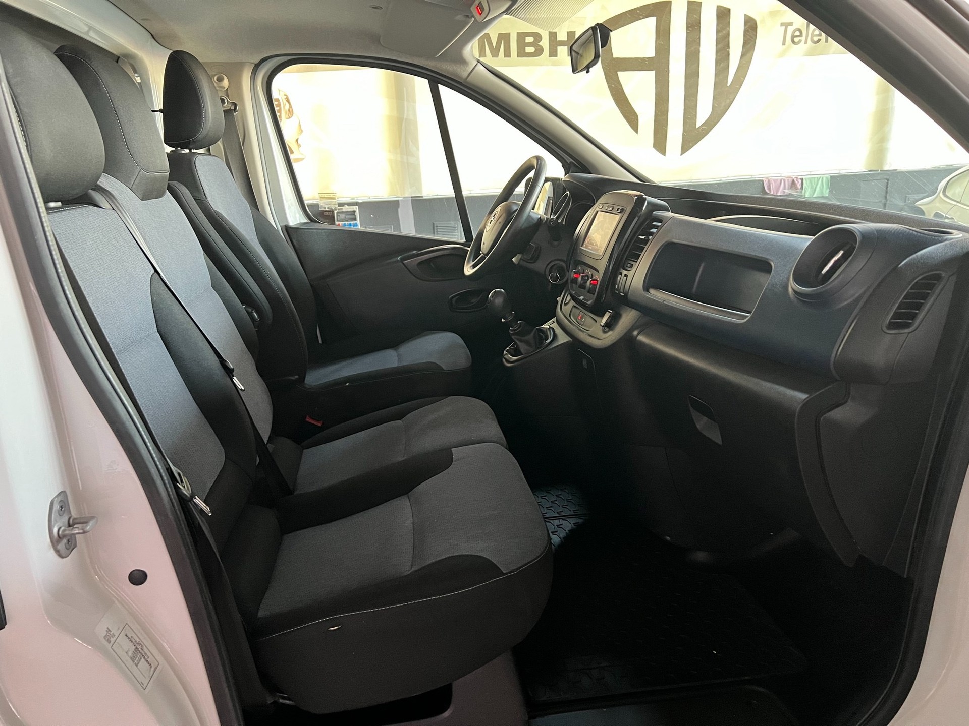 OPEL Vivaro 1.6 CDTI 2.7t L1H1-image-9