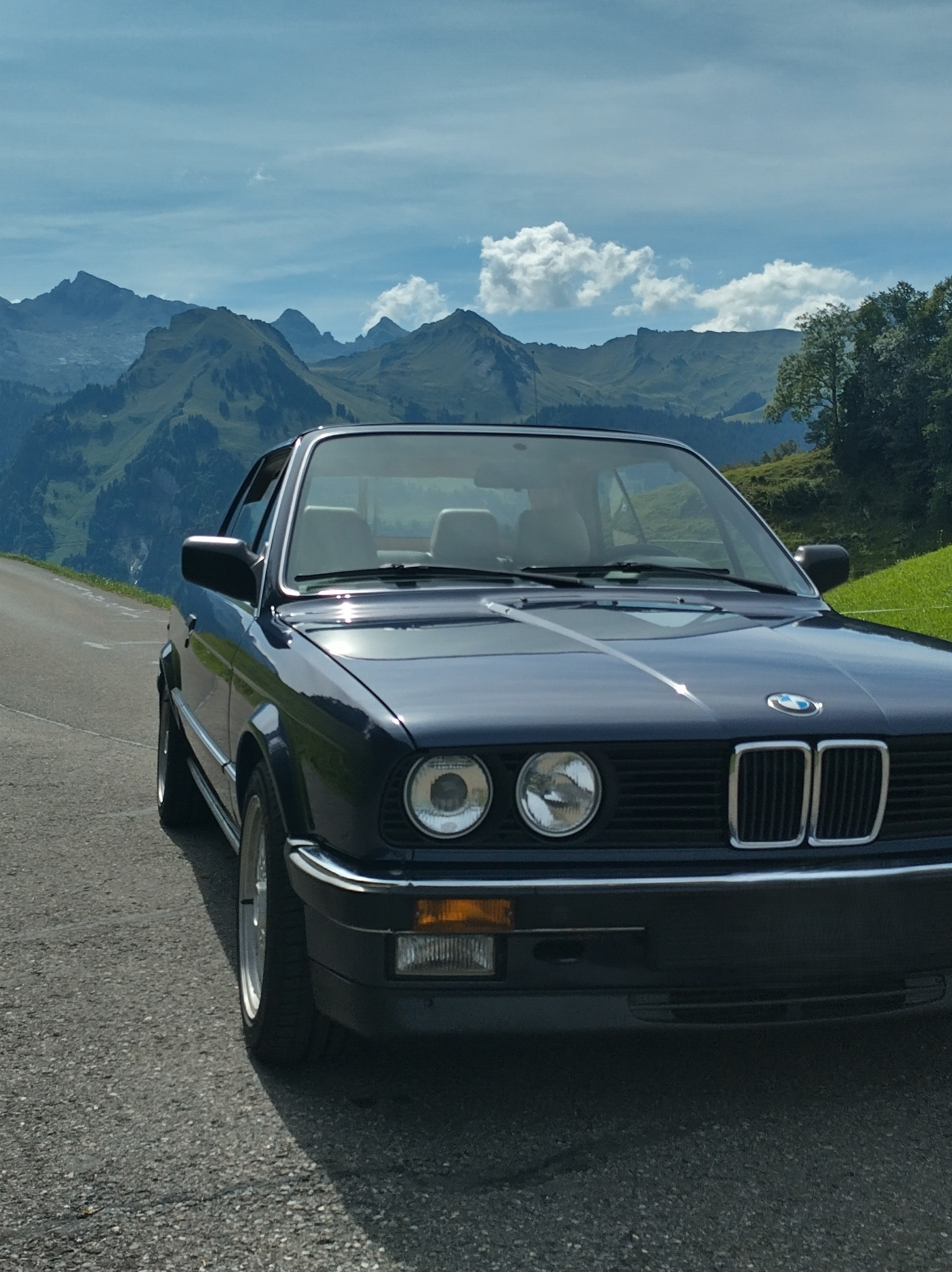 BMW e30 325i A Cabrio-image-1