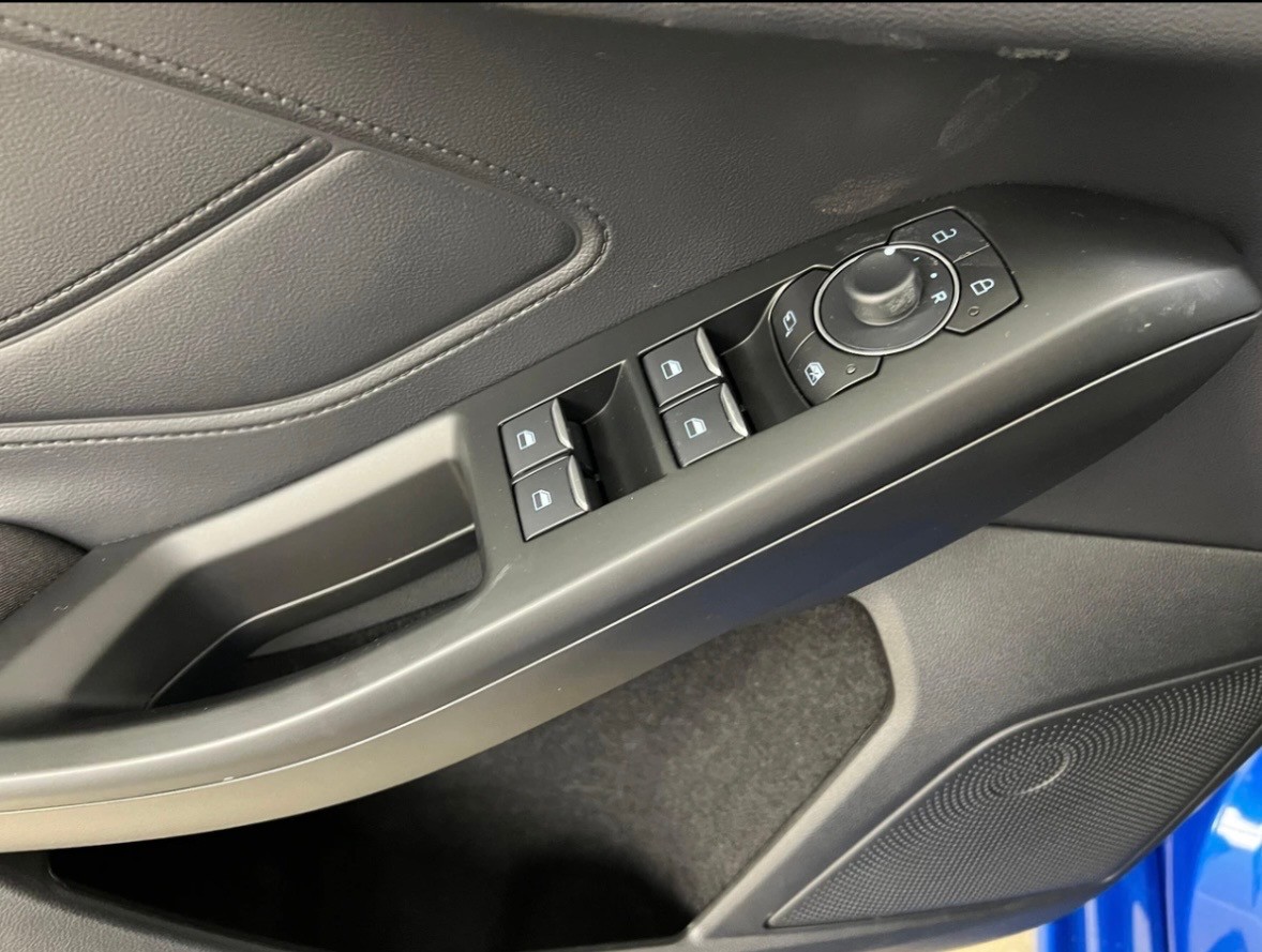 FORD Focus 1.0 EcoB Hybrid 155 ST-Line Automat-image-5
