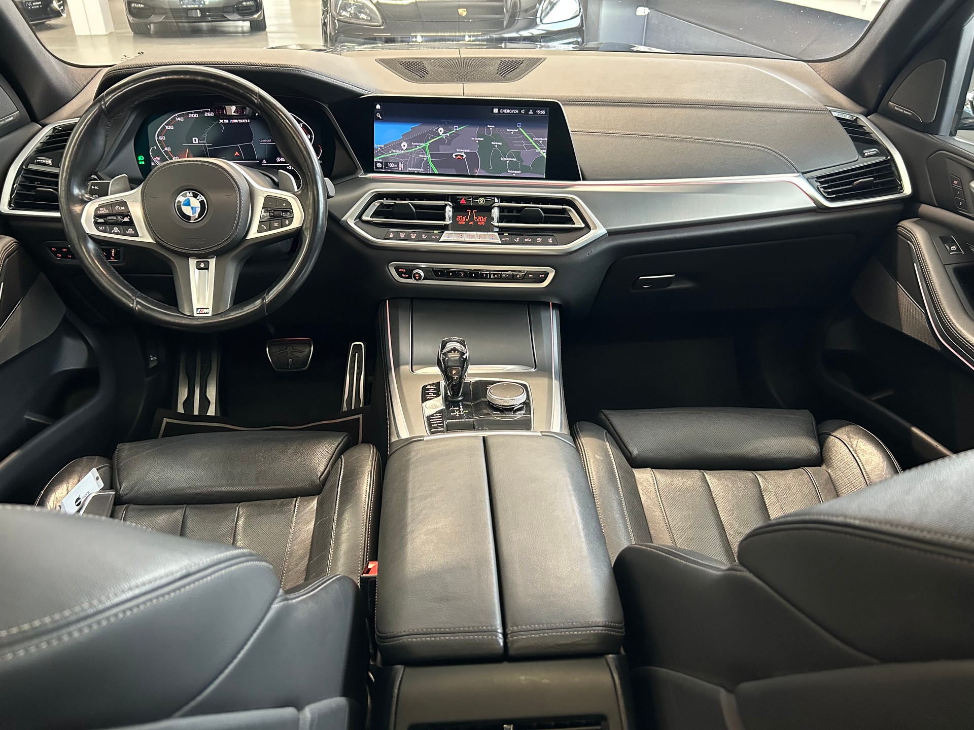 BMW X5 xDrive M50i Steptronic-image-21