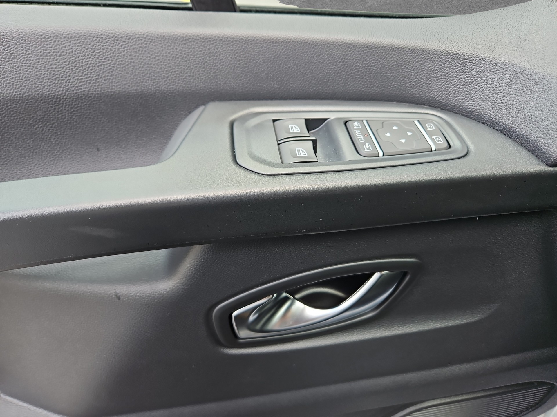 NISSAN Primastar 150 L1H1 N-Connecta DCT HT LRB - LEASING AB CHF 449.- mtl-image-15