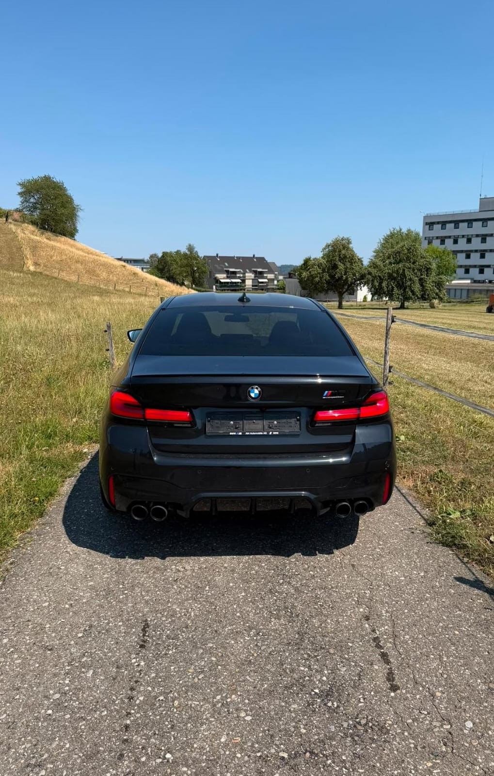 BMW M5 Facelift xDrive Competition Drivelogic *Vollausstattung *Carbon Dach*Massagesitz-image-8
