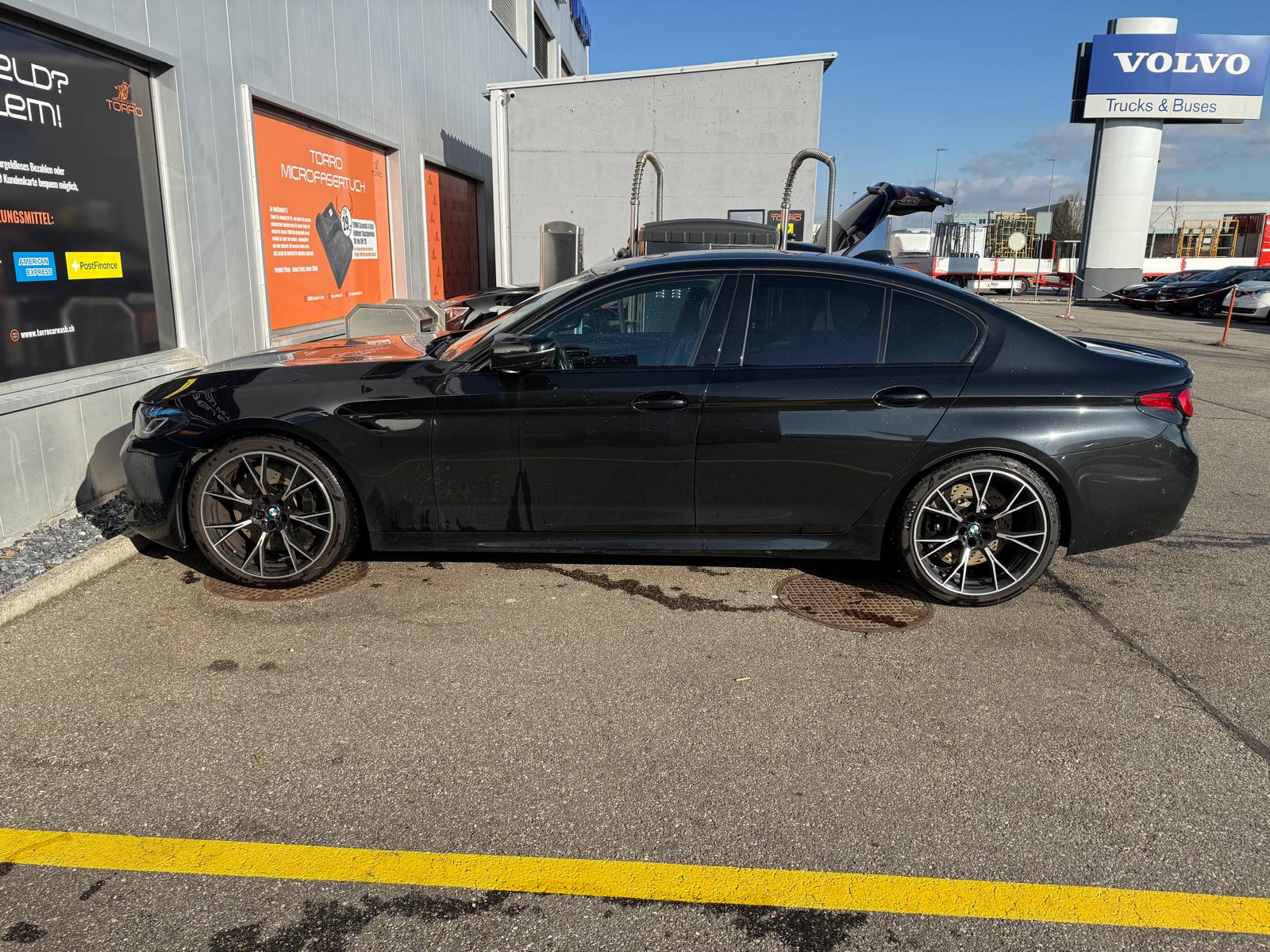 BMW M5 xDrive Competition Drivelogic *Vollausstattung *Carbon Dach *Facelift *Massagesitz-image-1