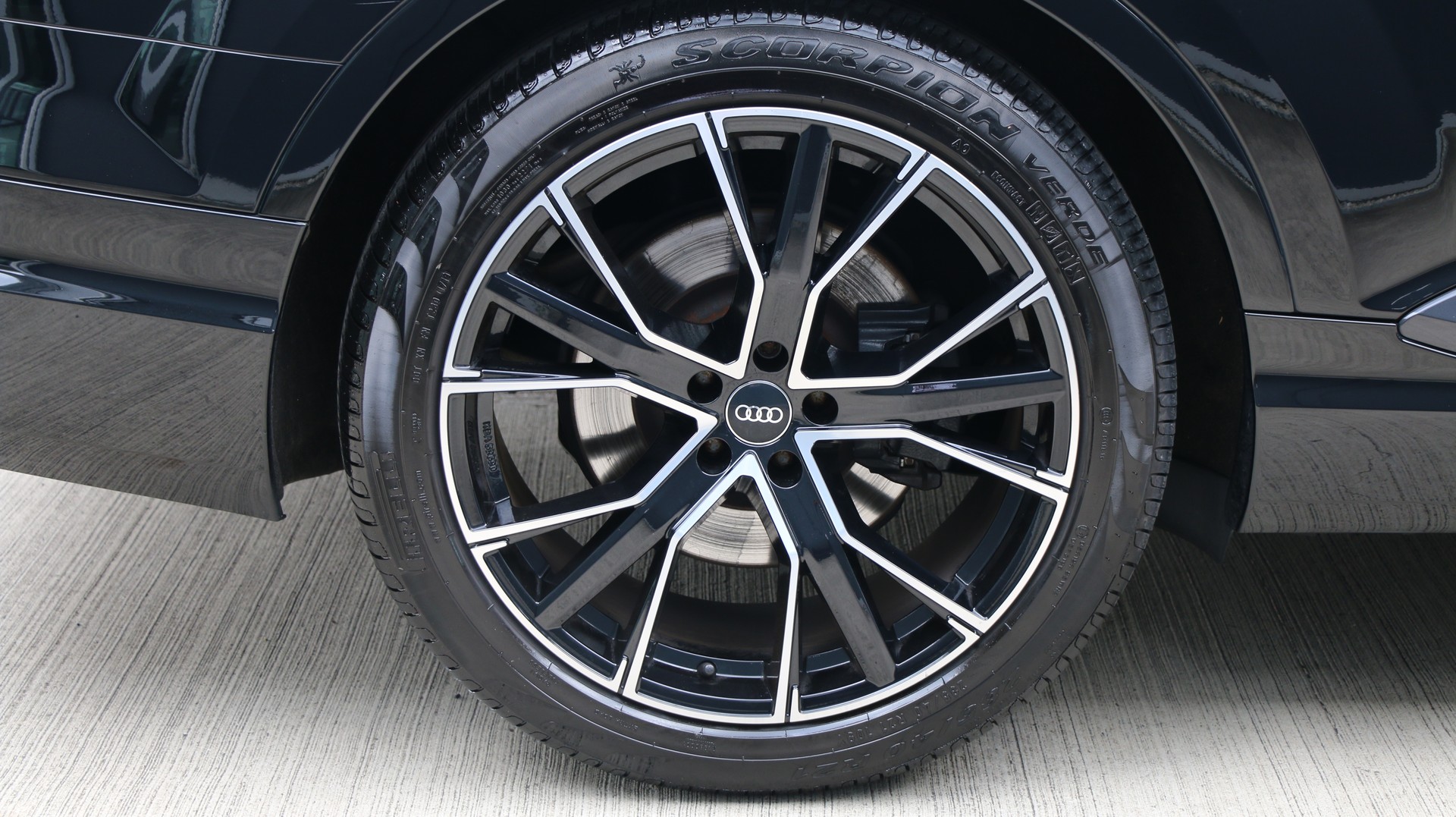 AUDI SQ7 4.0 TDI quattro-image-22