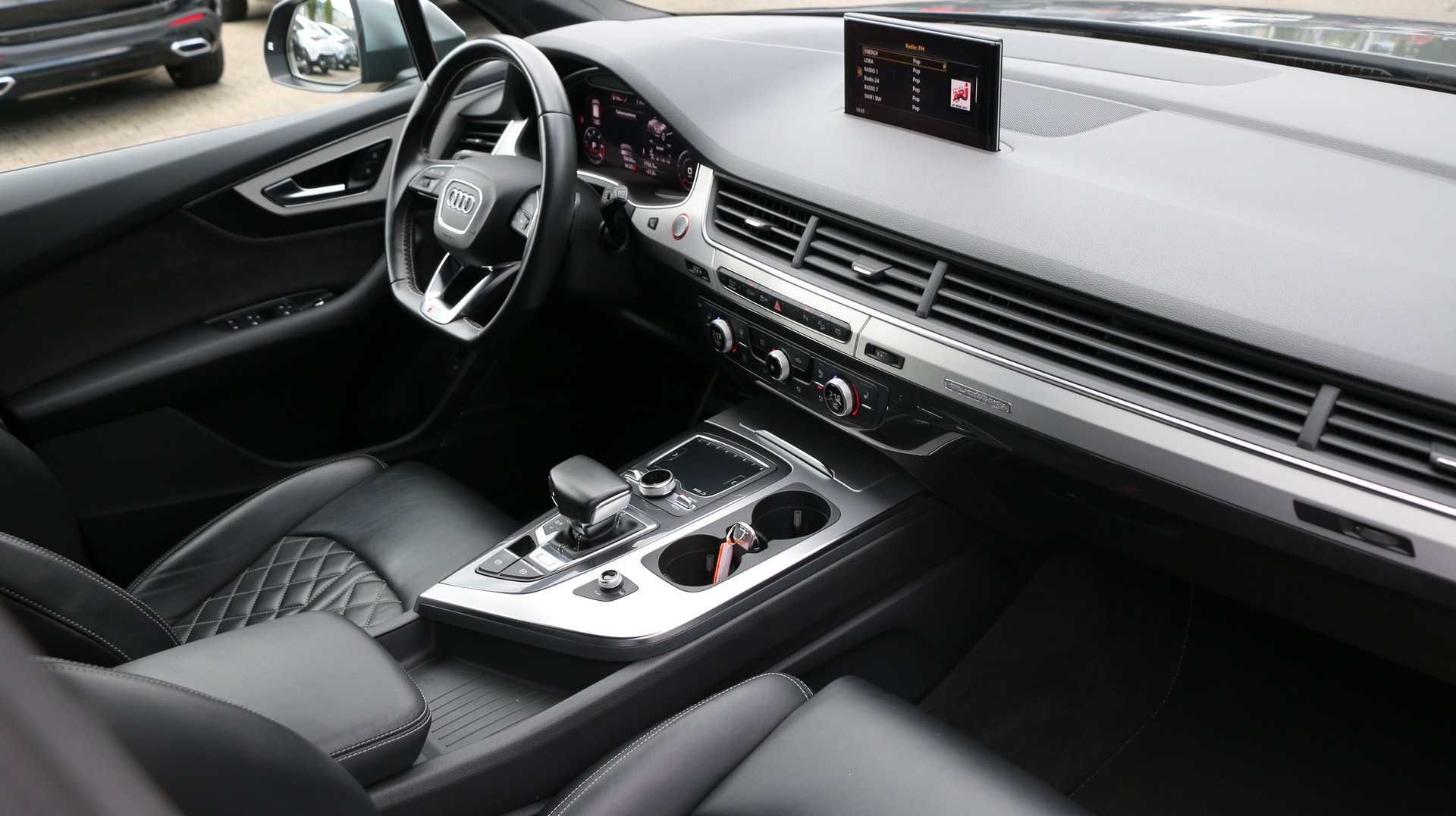 AUDI SQ7 4.0 TDI quattro-image-12