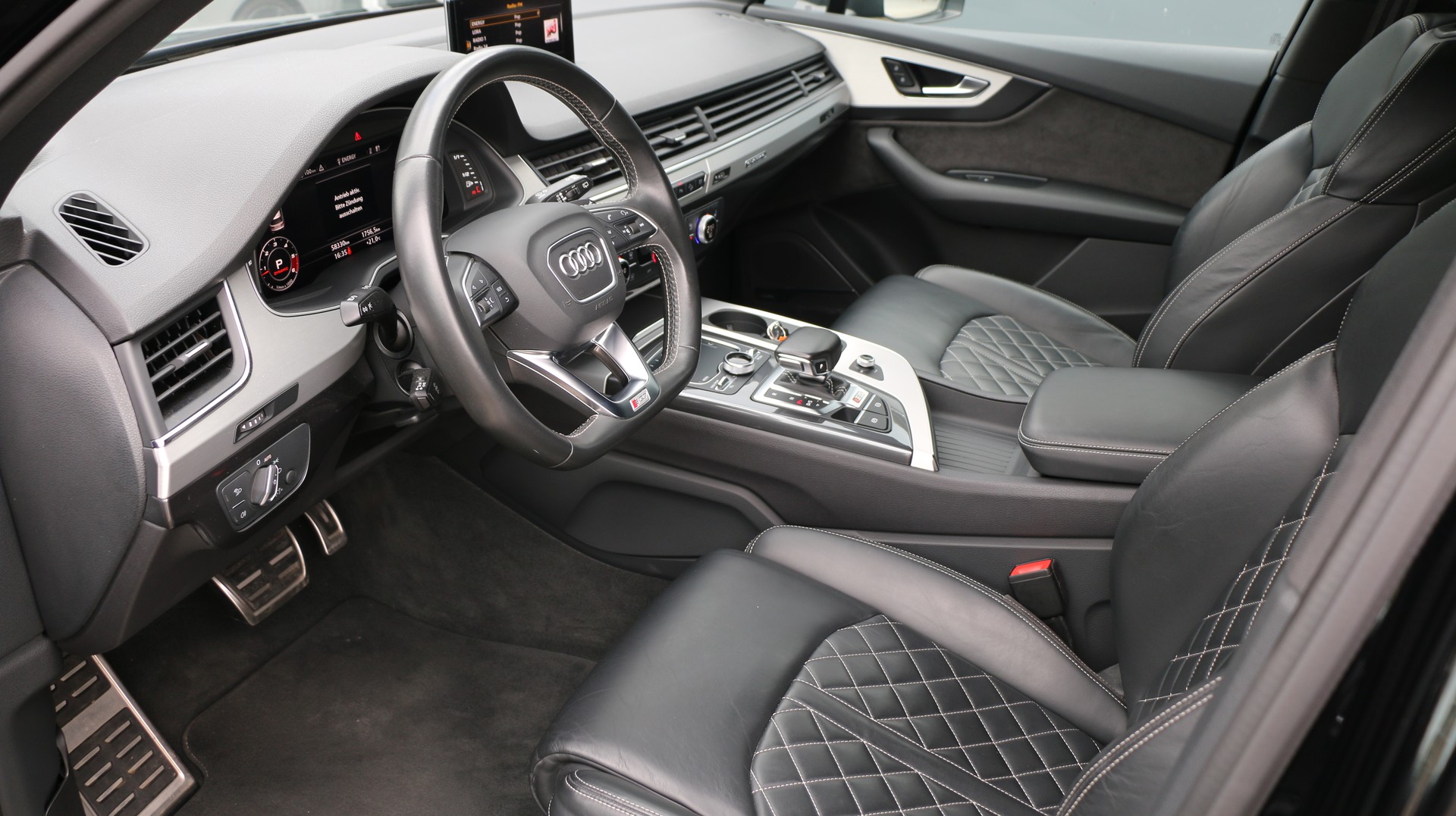 AUDI SQ7 4.0 TDI quattro-image-11