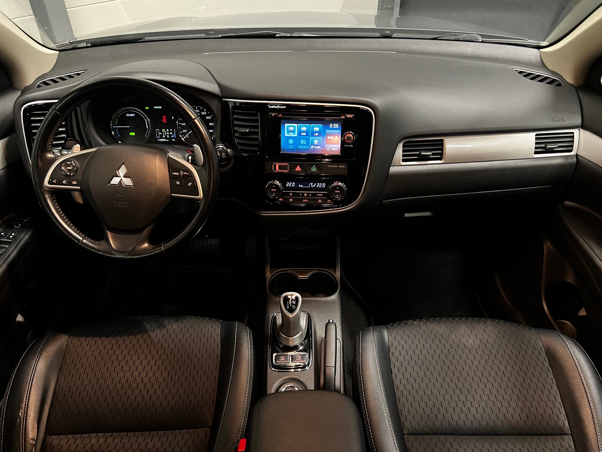 MITSUBISHI Outlander 2.0 PHEV Intense-image-10