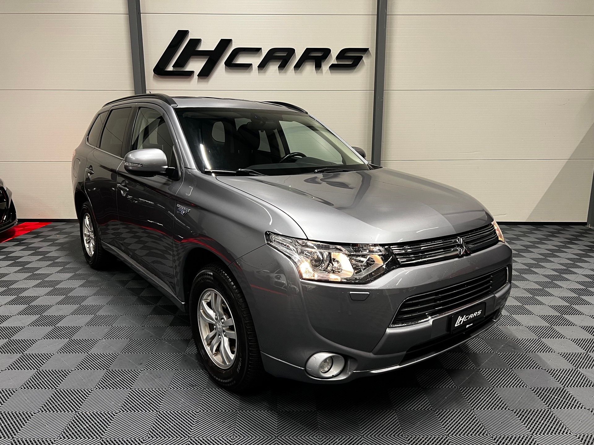MITSUBISHI Outlander 2.0 PHEV Intense-image-3