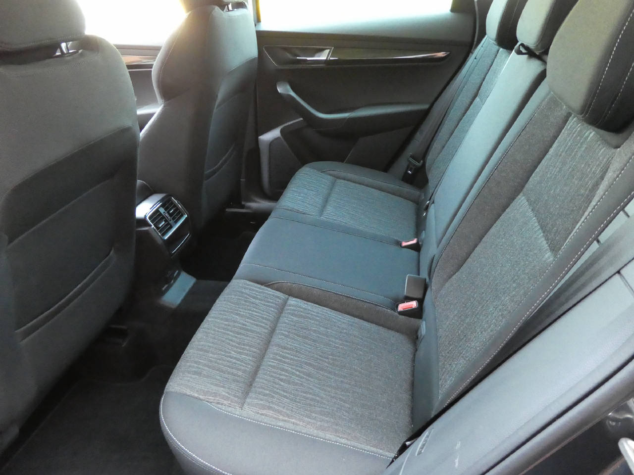 SKODA Karoq 2.0 TDI Style 4x4 DSG-image-10