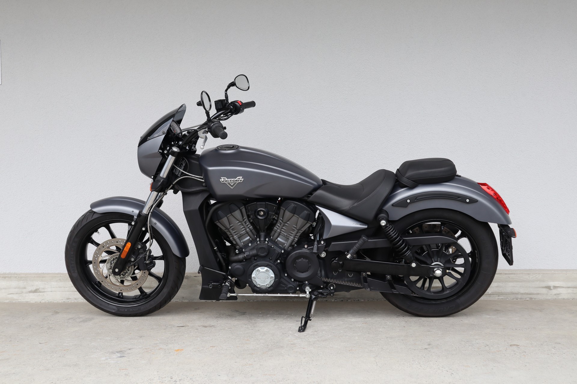 VICTORY Octane-showroom-element-3