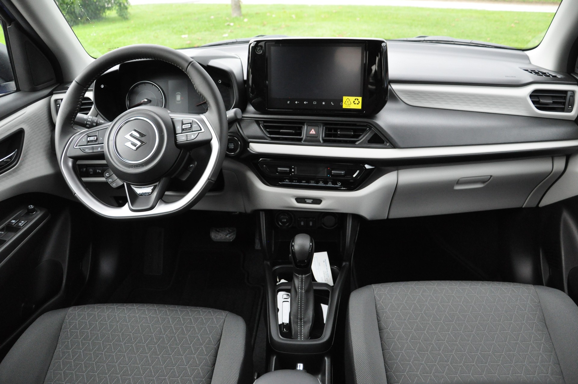 SUZUKI Swift 1.2 Tradizio Hybrid CVT-image-8