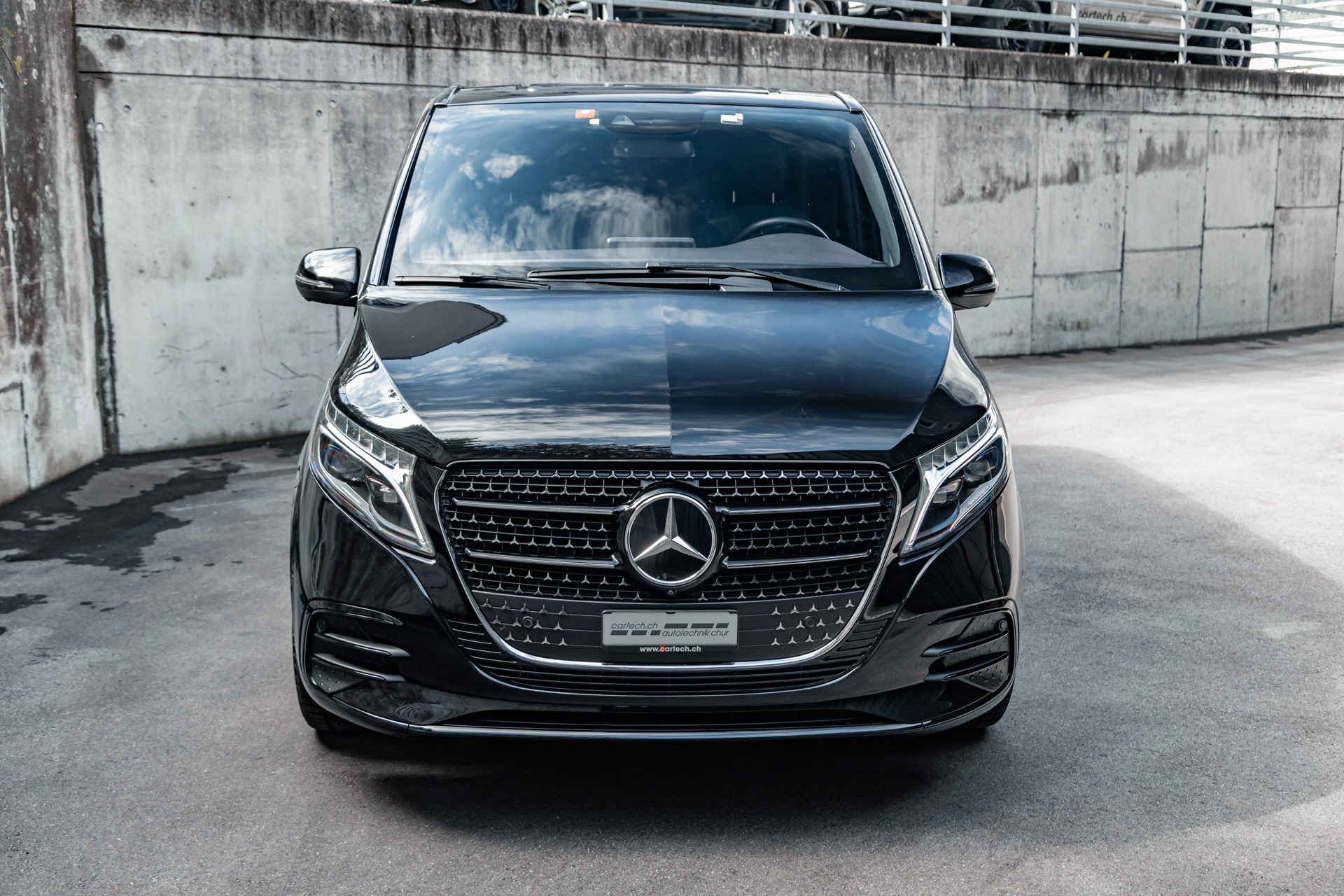 MERCEDES-BENZ V 300 d extralang Klassen Limited 4matic-image-10