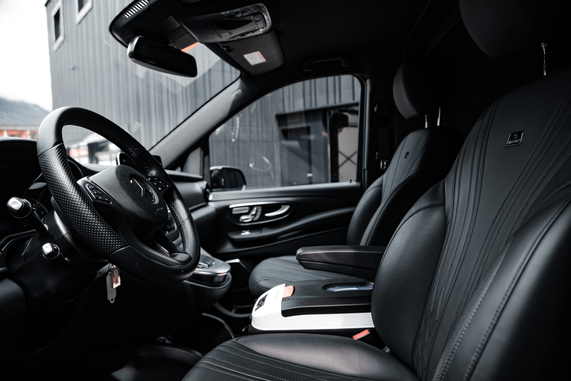MERCEDES-BENZ V 300 d extralang Klassen Limited 4matic-image-26