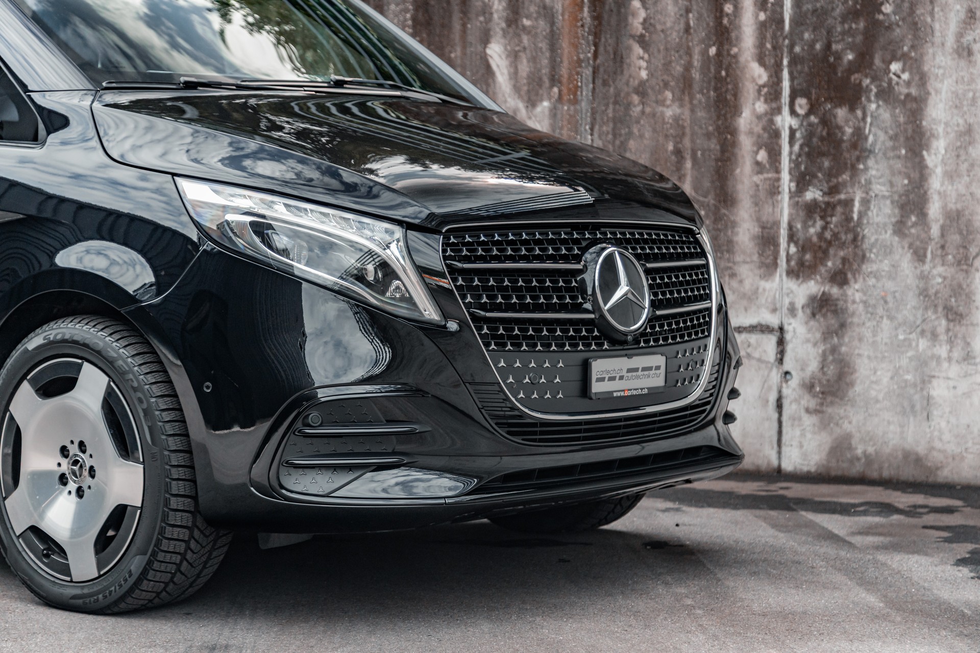MERCEDES-BENZ V 300 d extralang Klassen Limited 4matic-image-4