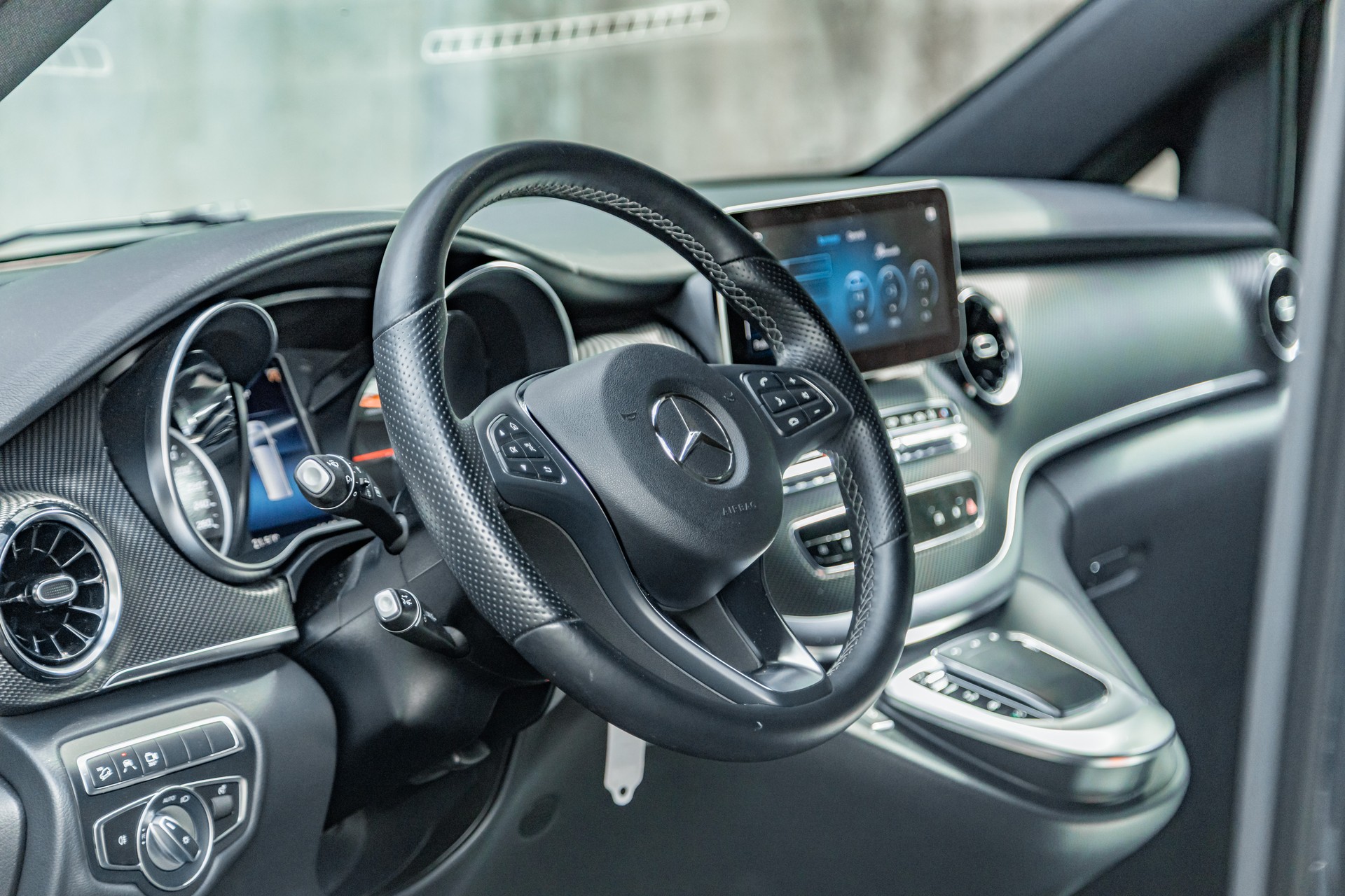 MERCEDES-BENZ V 300 d extralang Klassen Limited 4matic-image-9