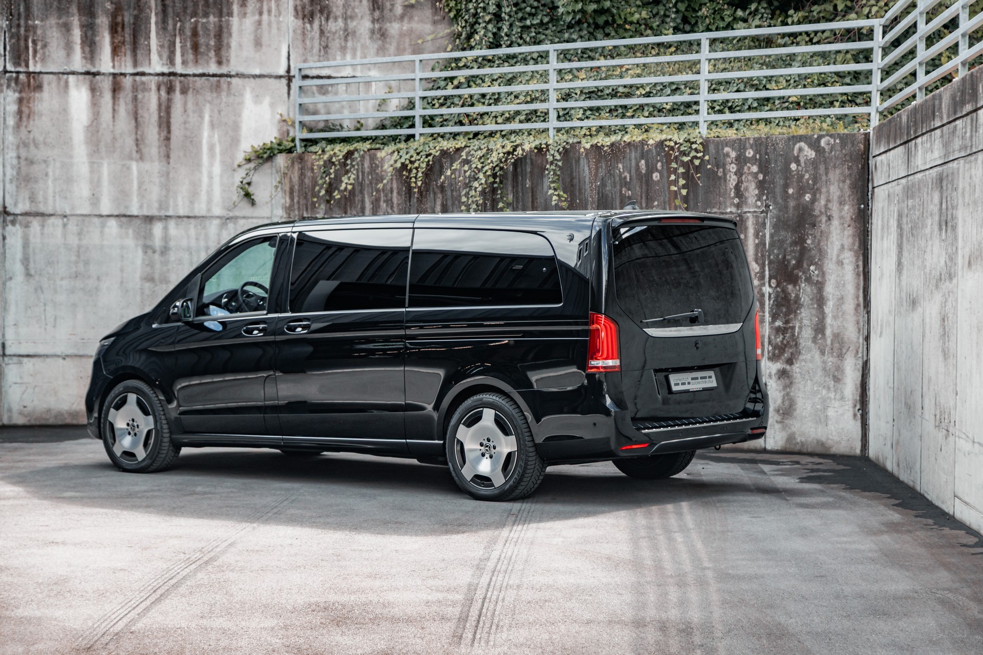 MERCEDES-BENZ V 300 d extralang Klassen Limited 4matic-image-7