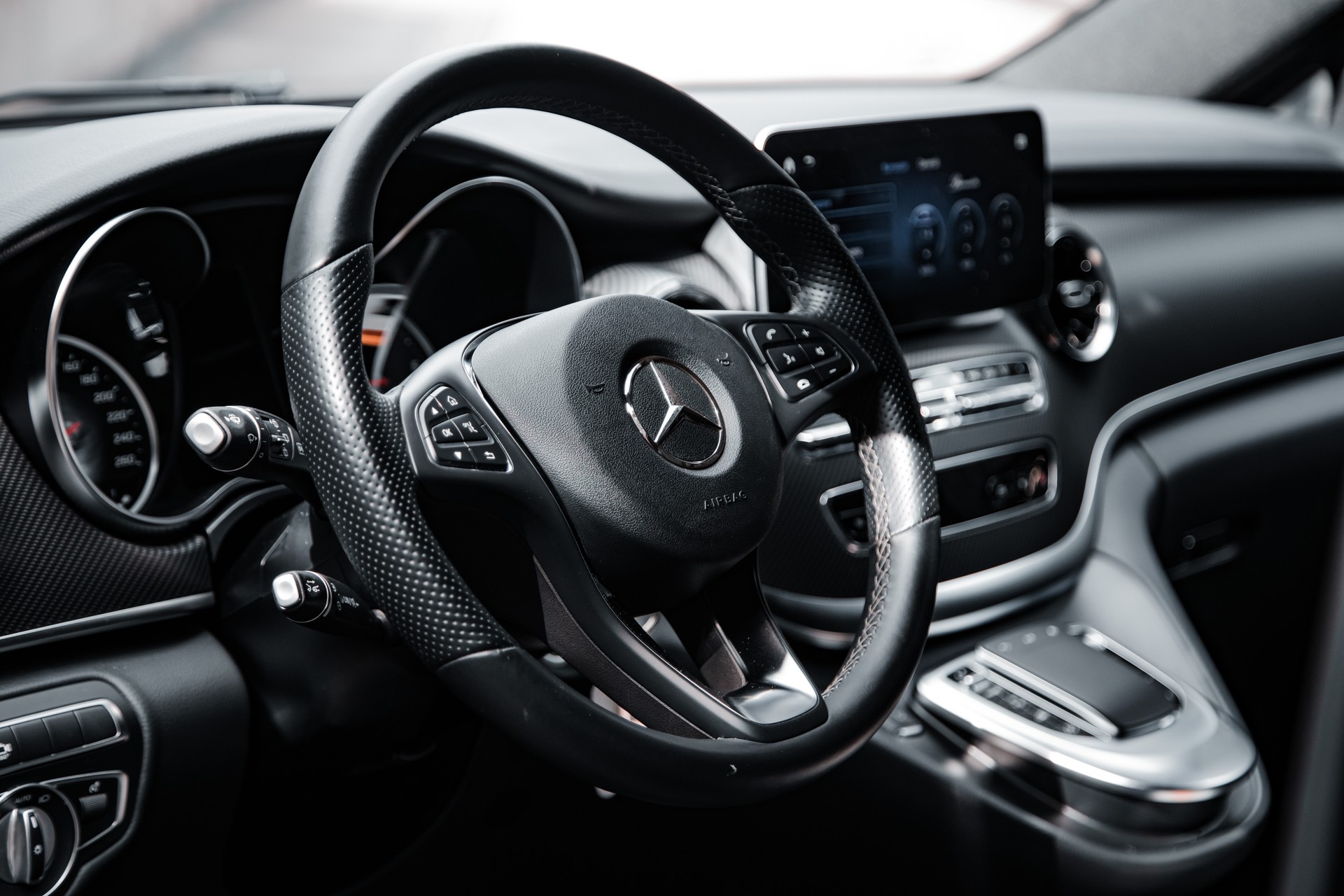 MERCEDES-BENZ V 300 d extralang Klassen Limited 4matic-image-23