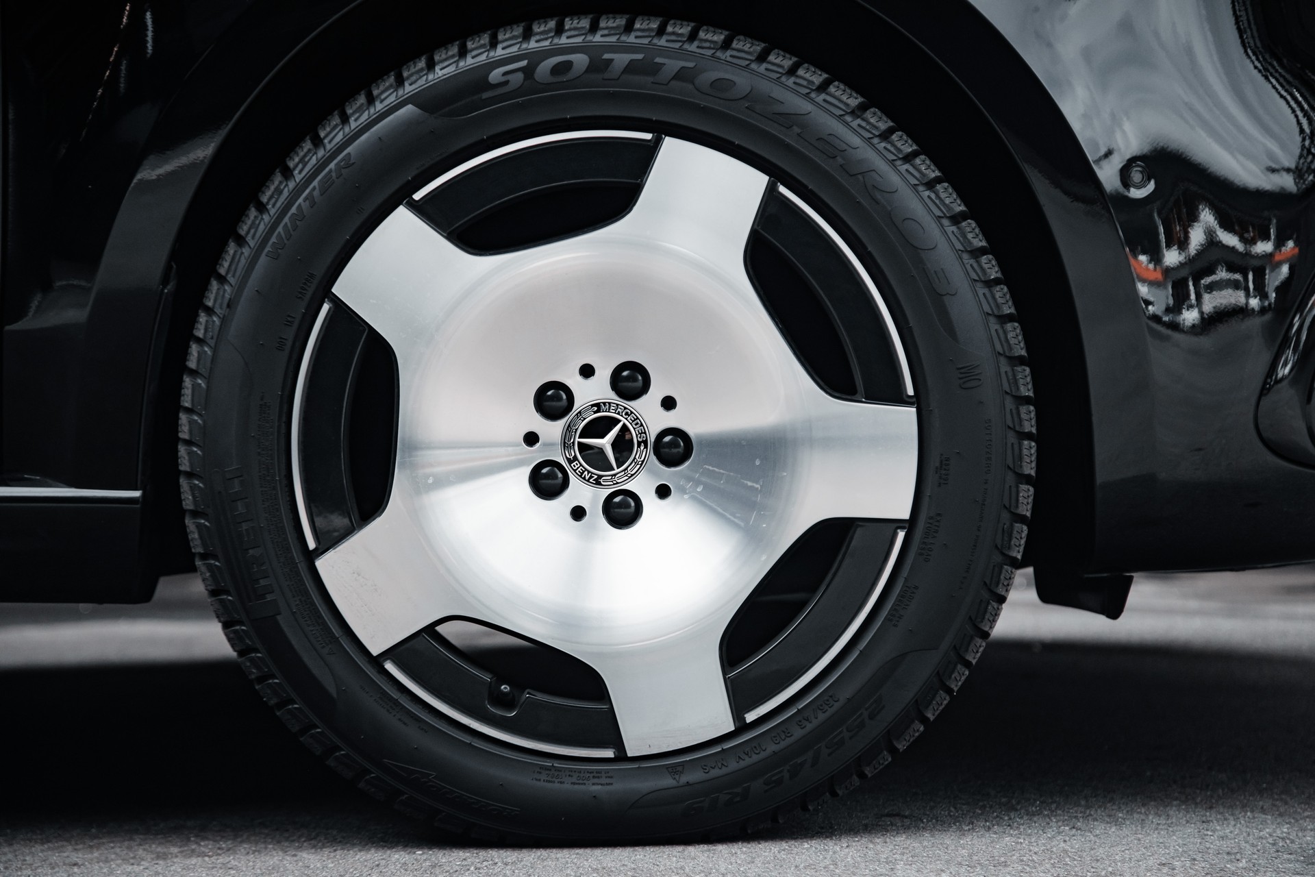 MERCEDES-BENZ V 300 d extralang Klassen Limited 4matic-image-5