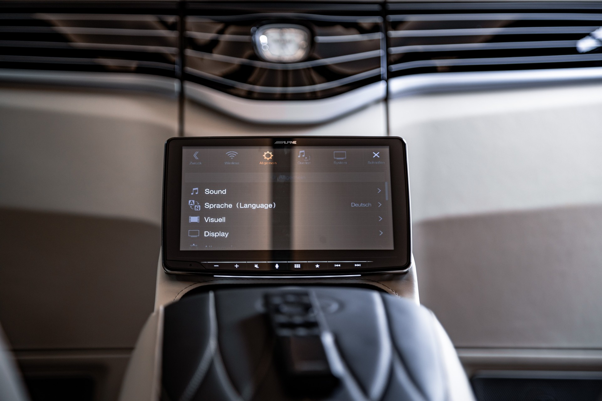 MERCEDES-BENZ V 300 d extralang Klassen Limited 4matic-image-12