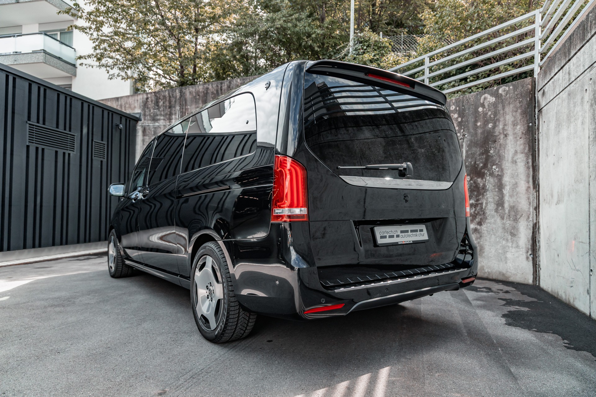 MERCEDES-BENZ V 300 d extralang Klassen Limited 4matic-image-8