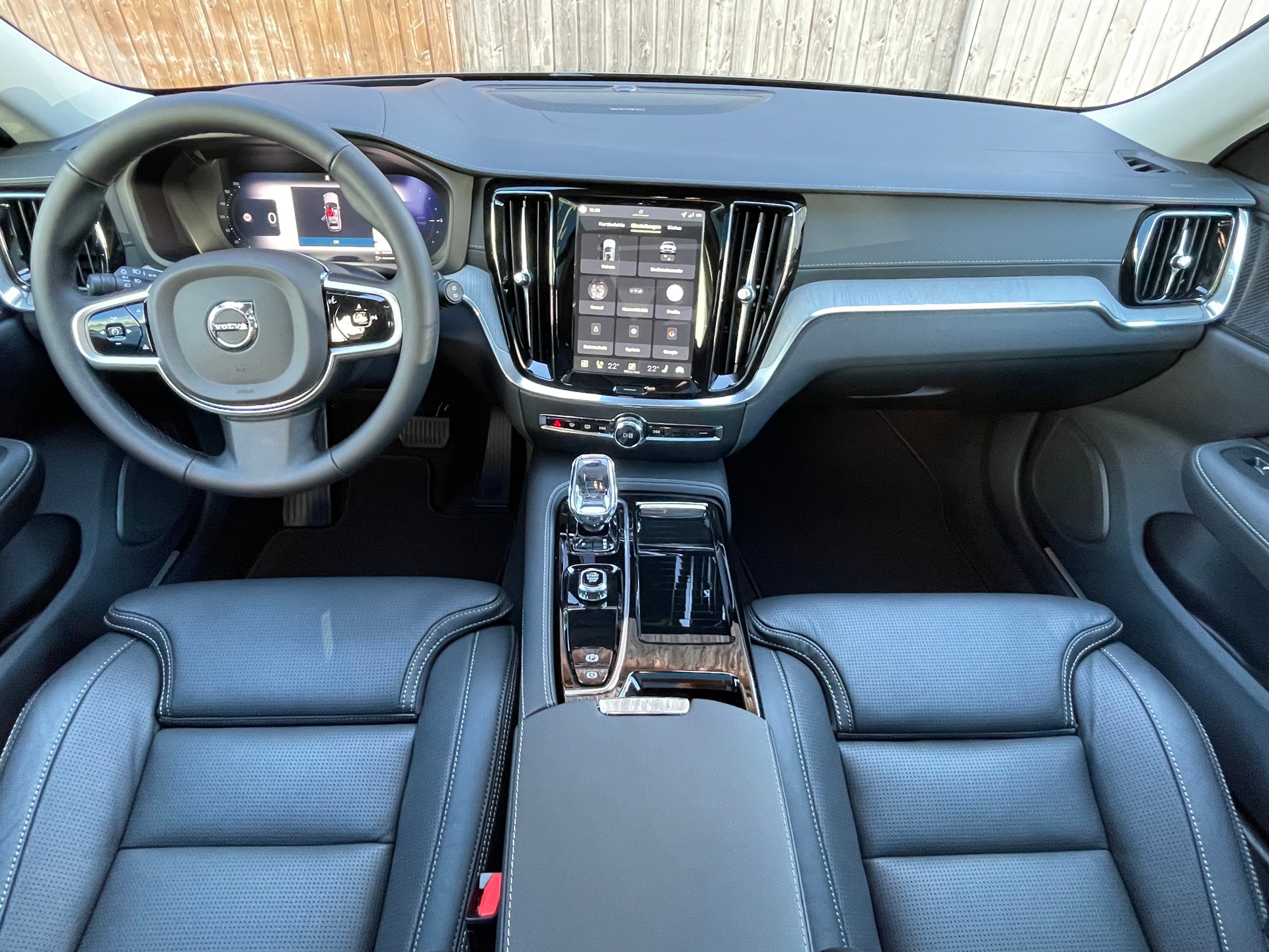 VOLVO V60 2.0 T6 TE Ultra Dark eAWD-image-5