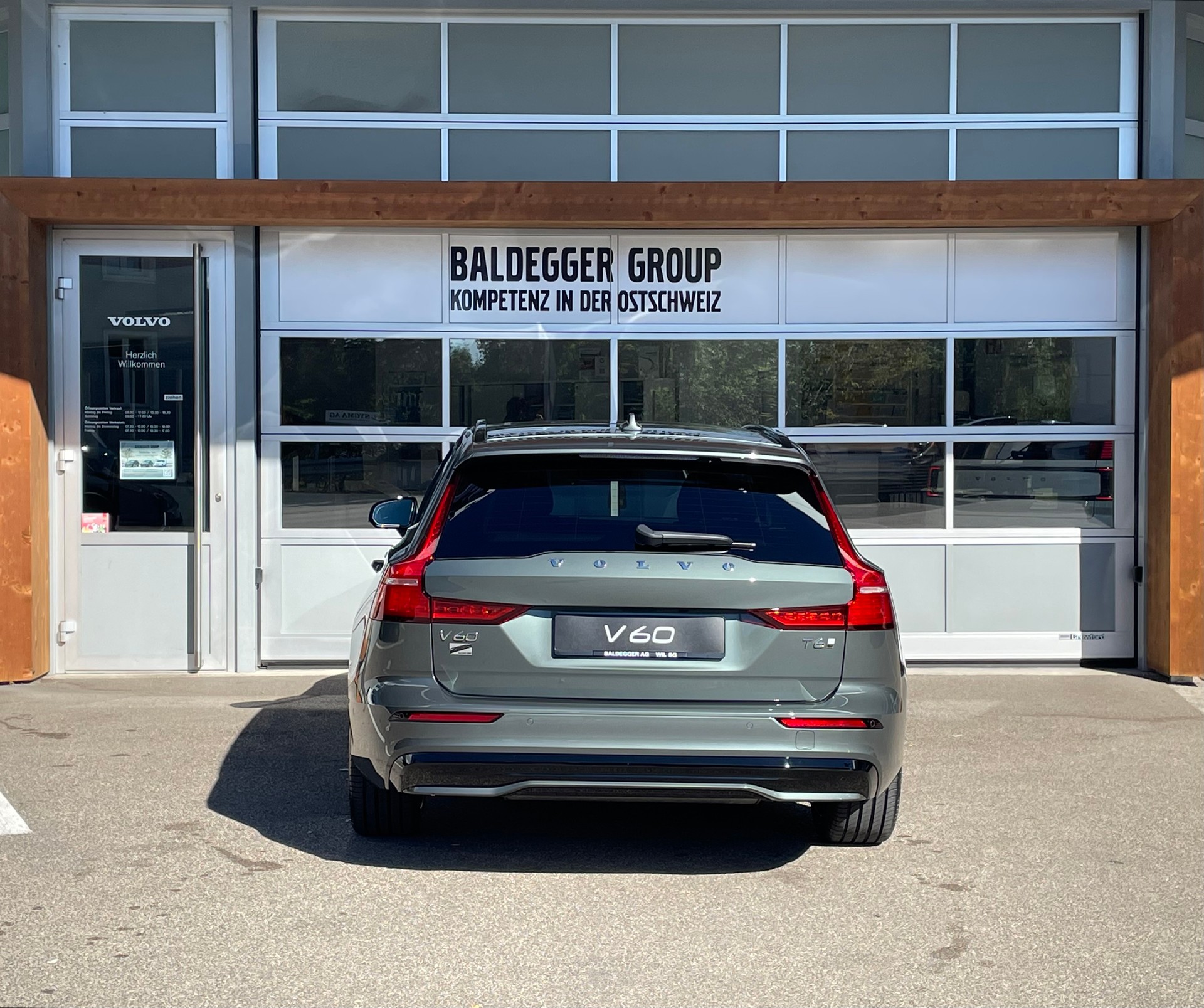 VOLVO V60 2.0 T6 TE Ultra Dark eAWD-image-9