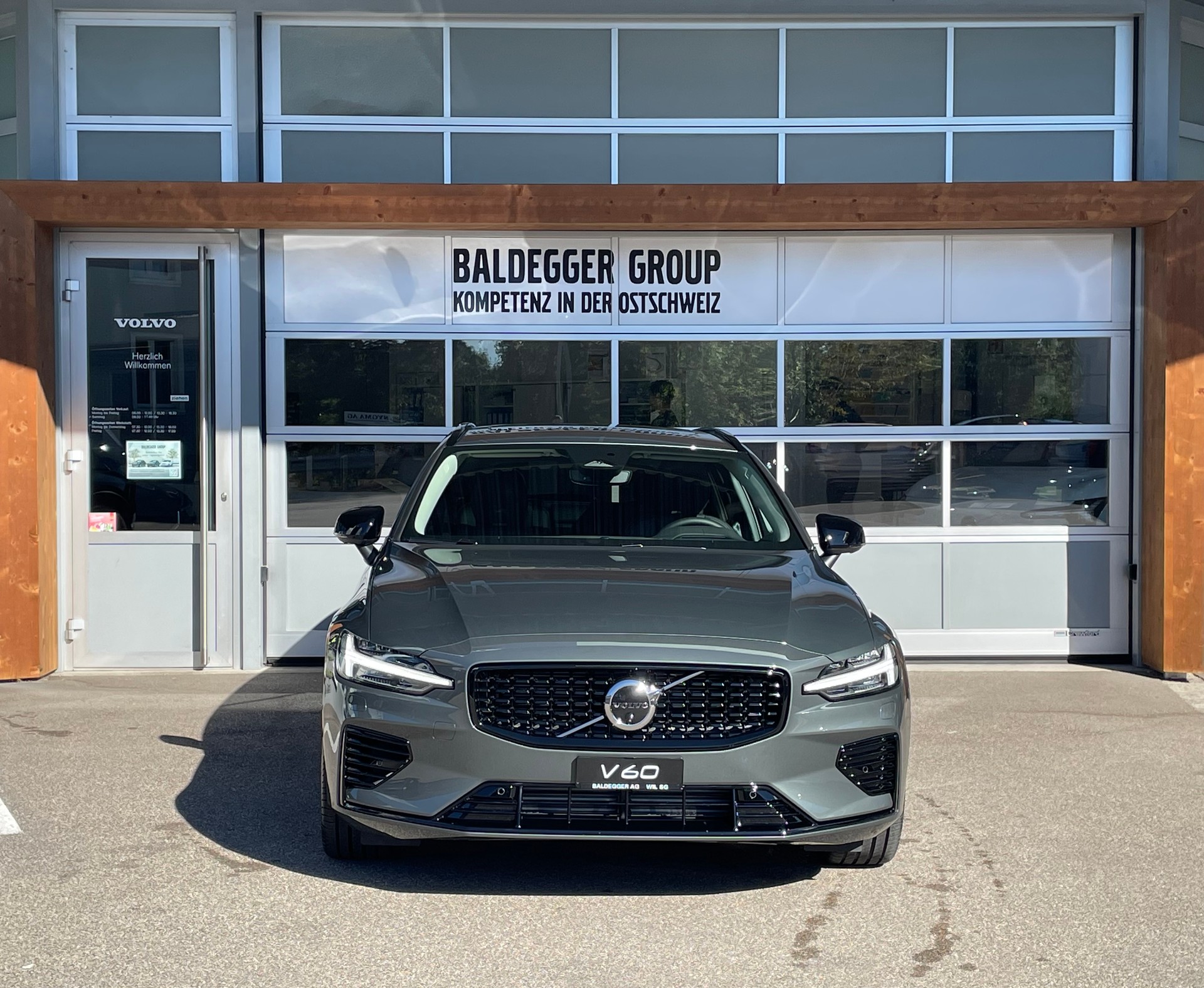 VOLVO V60 2.0 T6 TE Ultra Dark eAWD-image-7