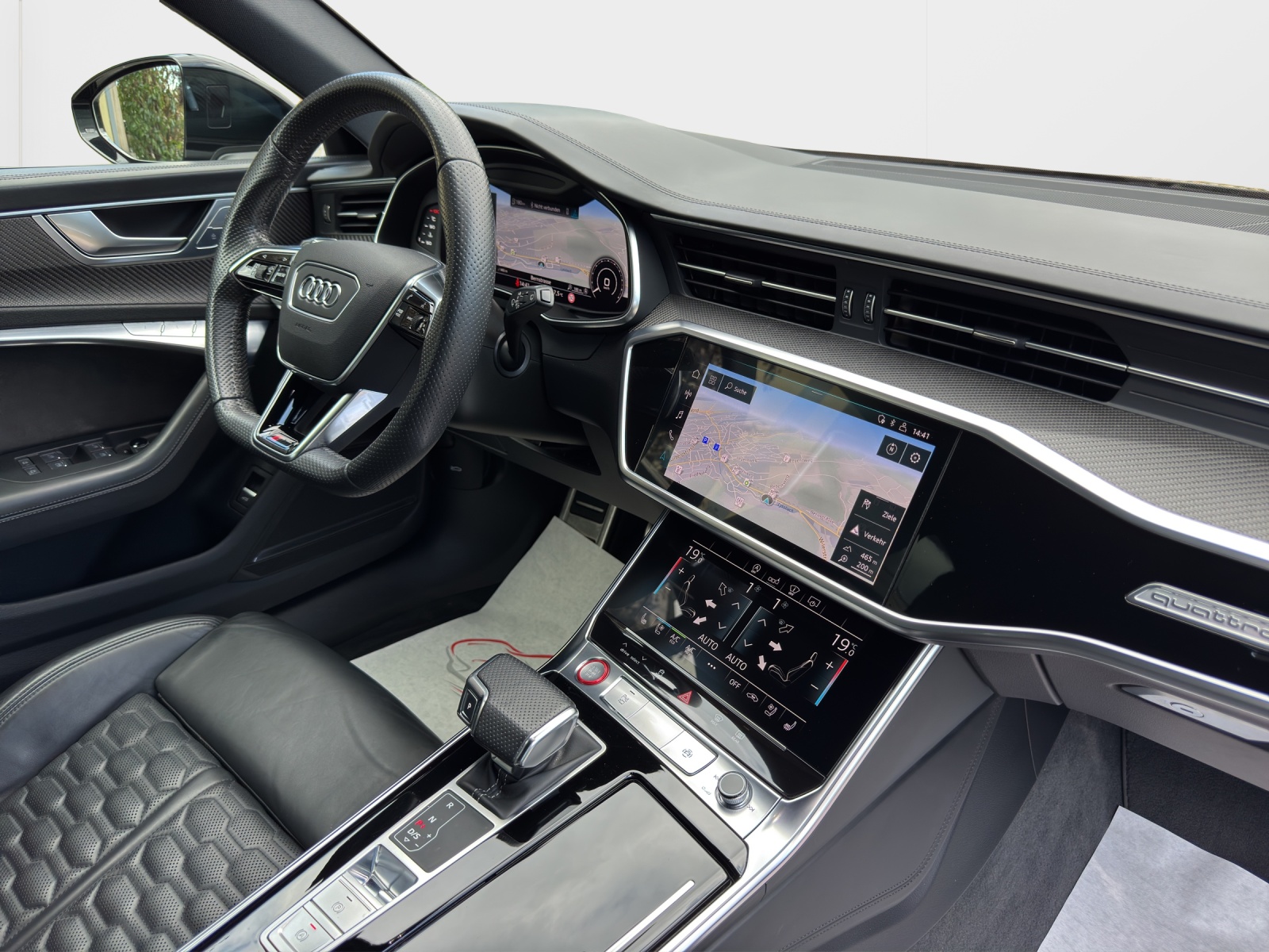AUDI RS6 Avant 4.0 TFSI V8 quattro-image-12