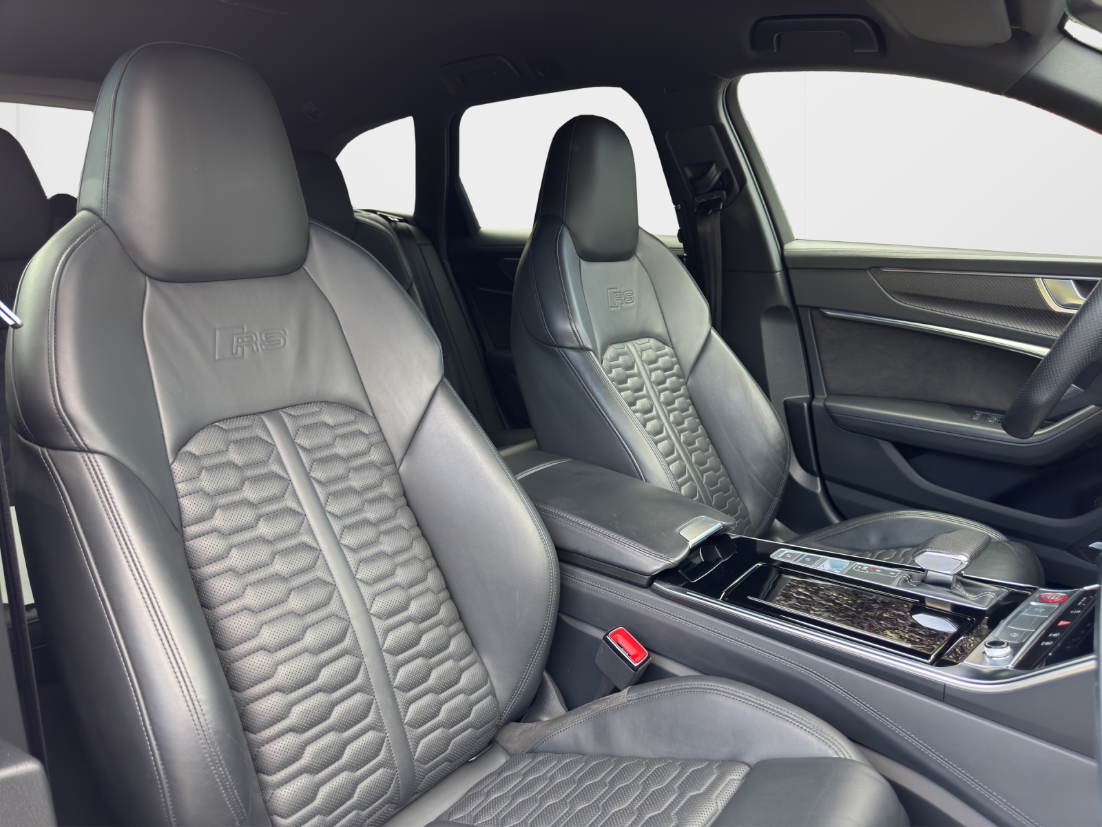 AUDI RS6 Avant 4.0 TFSI V8 quattro-image-13
