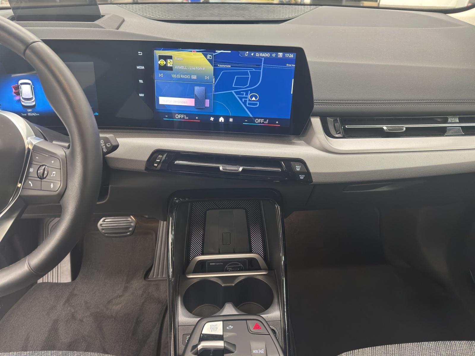 BMW 220i Active Tourer Innovationspaket-image-11