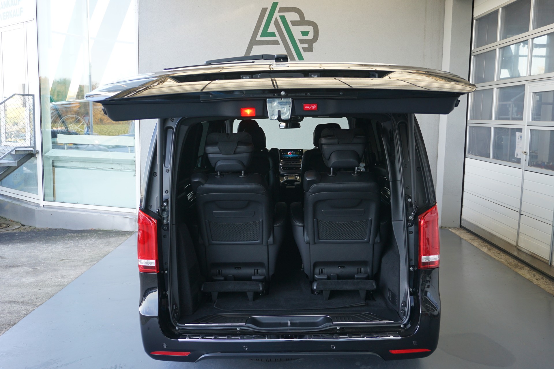 MERCEDES-BENZ V 300 d Exclusive Lang 4matic 239PS Neupreis Fr. 123`500.---image-15