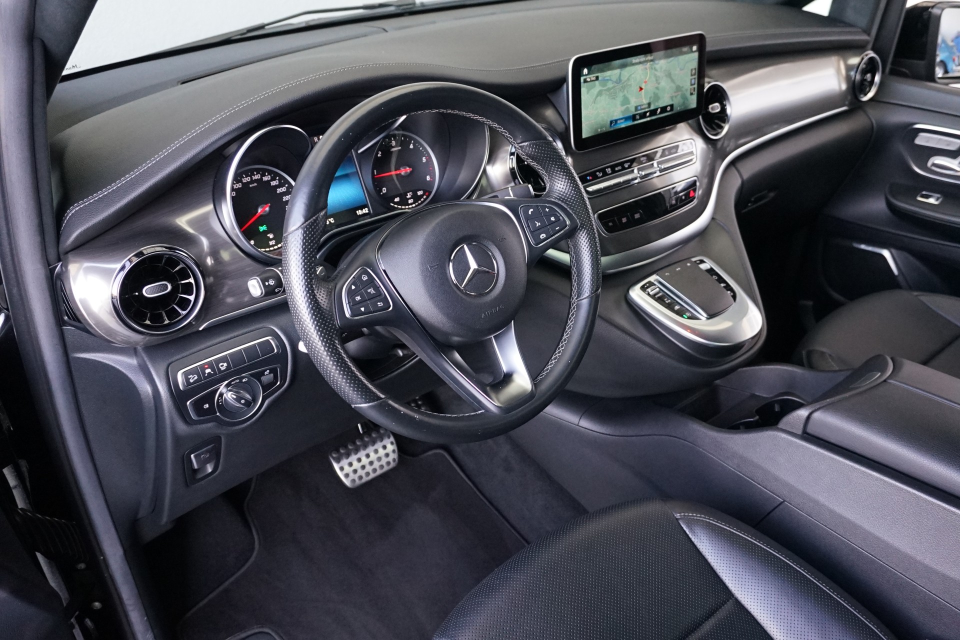 MERCEDES-BENZ V 300 d Exclusive Lang 4matic 239PS Neupreis Fr. 123`500.---image-22