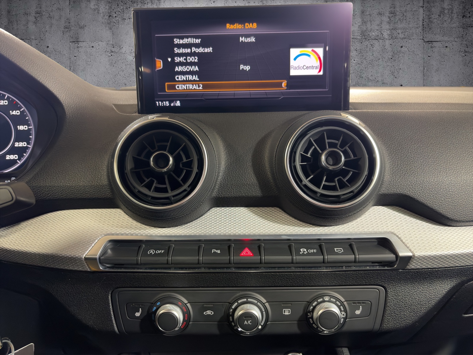 AUDI Q2 35 TFSI S-tronic-image-11