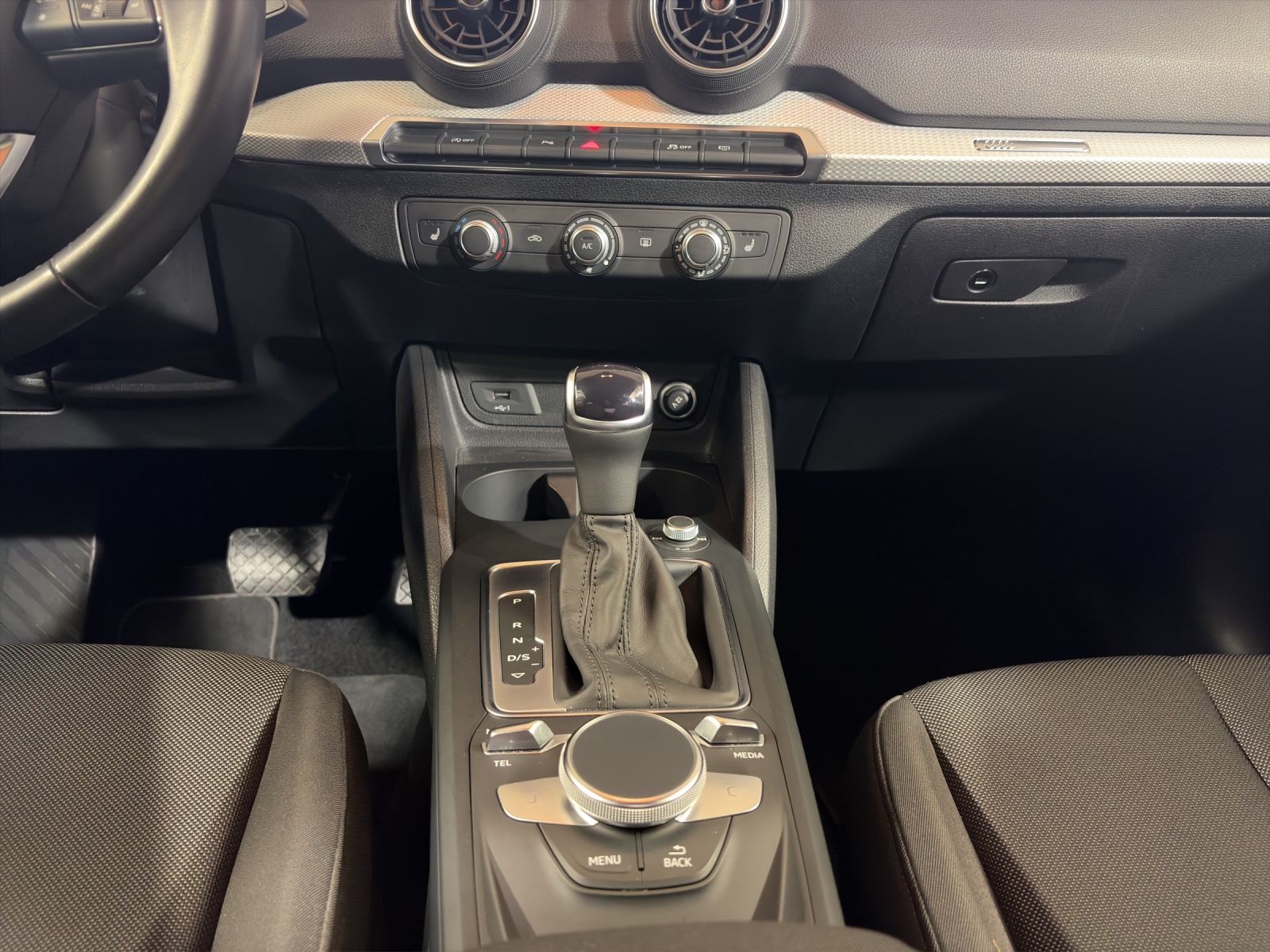 AUDI Q2 35 TFSI S-tronic-image-10