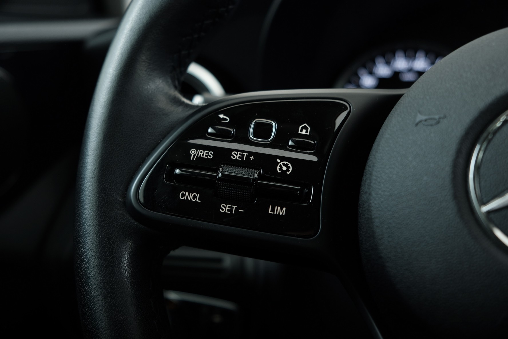 MERCEDES-BENZ C 200 Swiss Star 4M 9G-Tronic-image-10