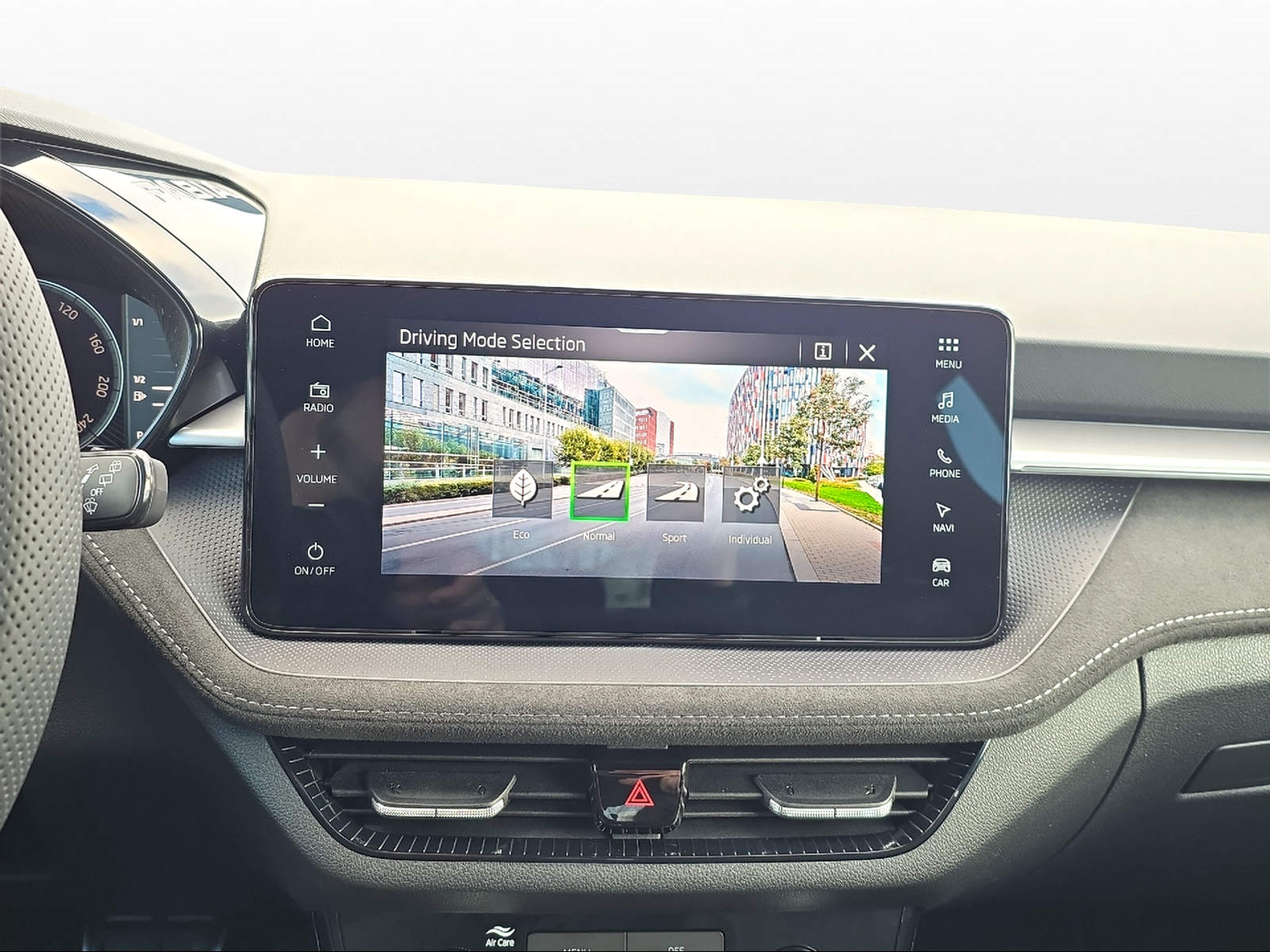 SKODA Fabia 1.0 TSI Dynamic DSG-image-8