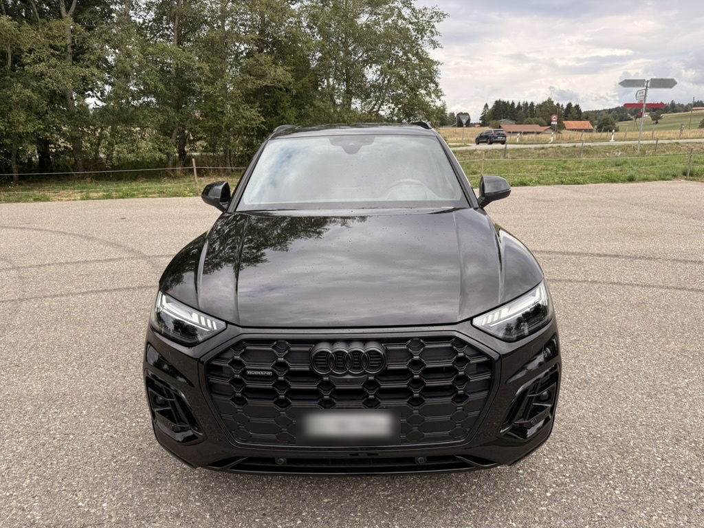 AUDI Q5 40 TDI Black Edition quattro S-tronic-image-1