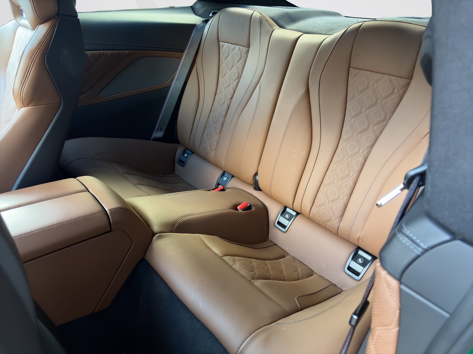 BMW M8 Competition xDrive Coupé-image-15