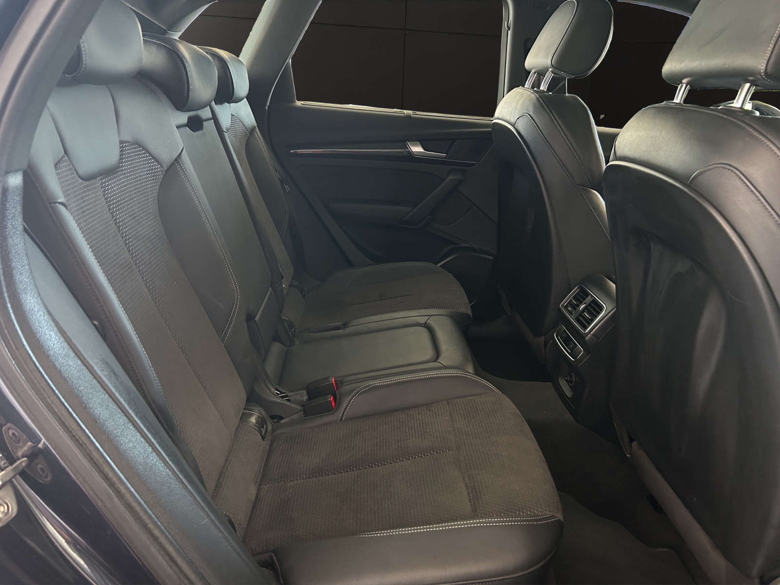 AUDI Q5 45 TFSI sport quattro S-tronic-image-16