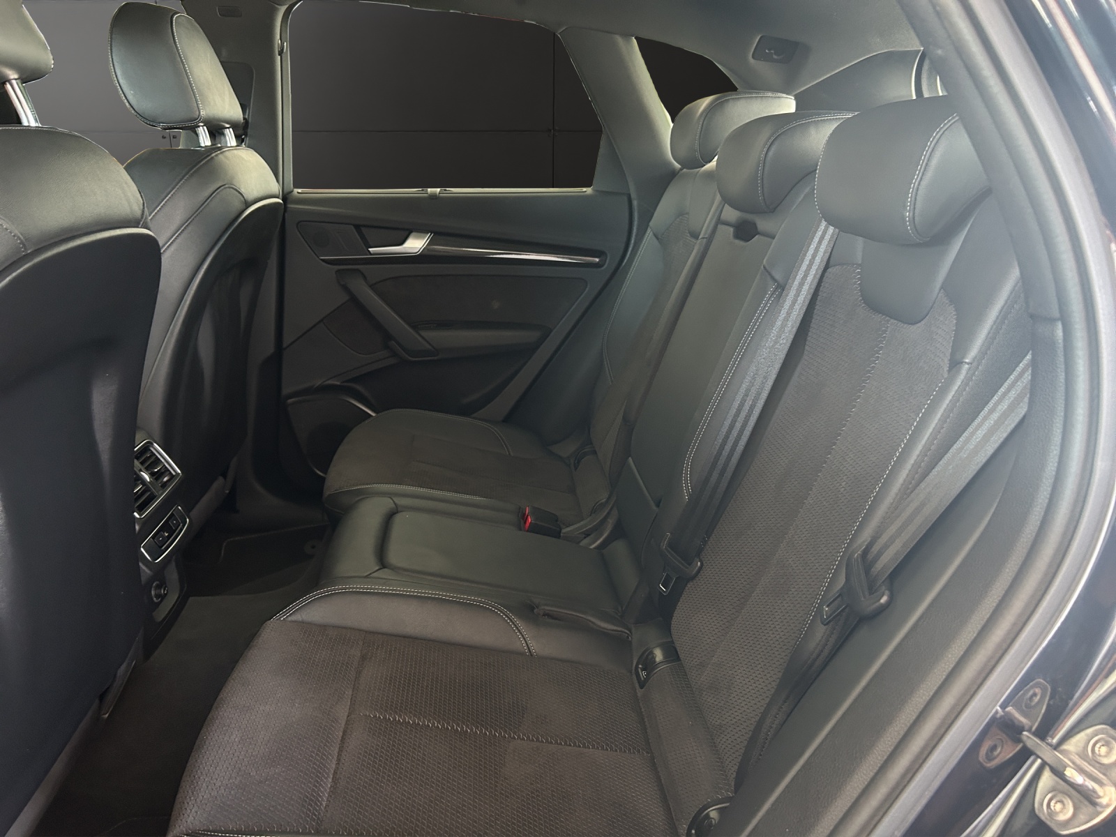 AUDI Q5 45 TFSI sport quattro S-tronic-image-11