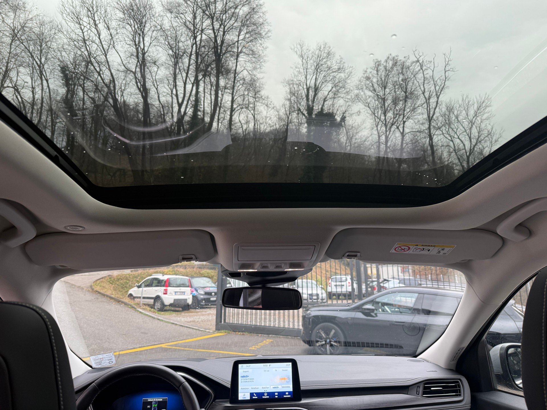 FORD Kuga 2.5 FHEV Vignale FWD-image-9