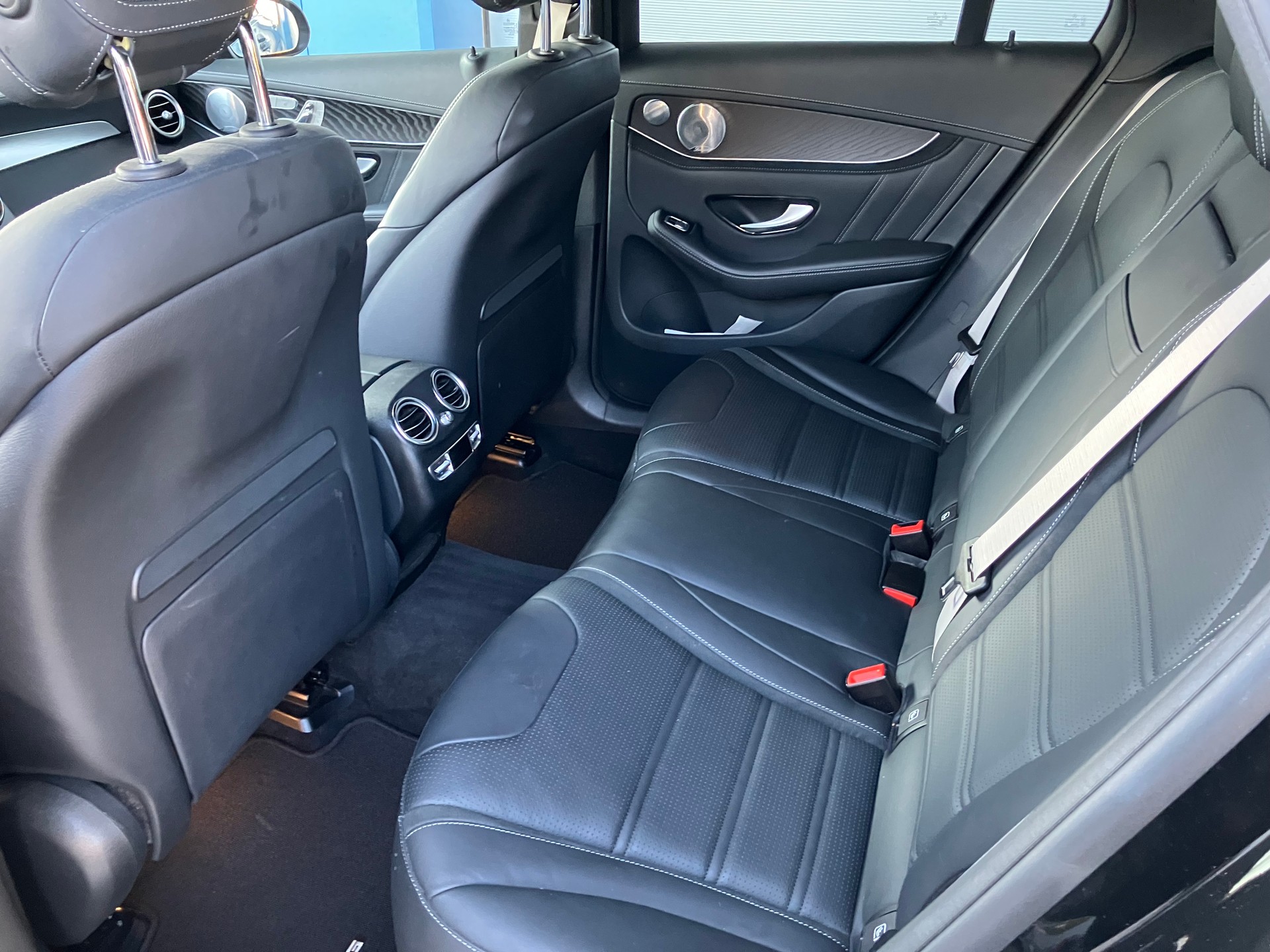 MERCEDES-BENZ GLC 63 S AMG 4Matic+ 9G-Tronic-image-9