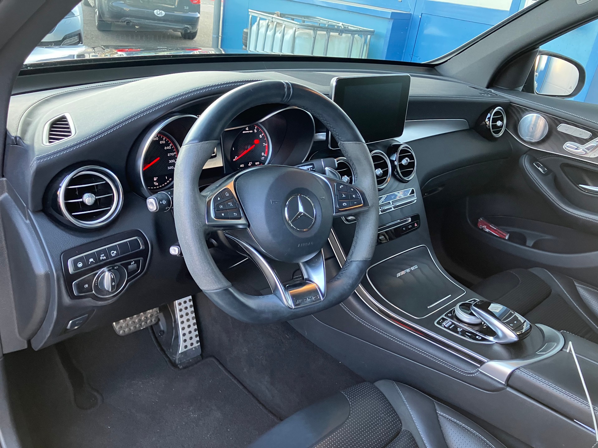 MERCEDES-BENZ GLC 63 S AMG 4Matic+ 9G-Tronic-image-7