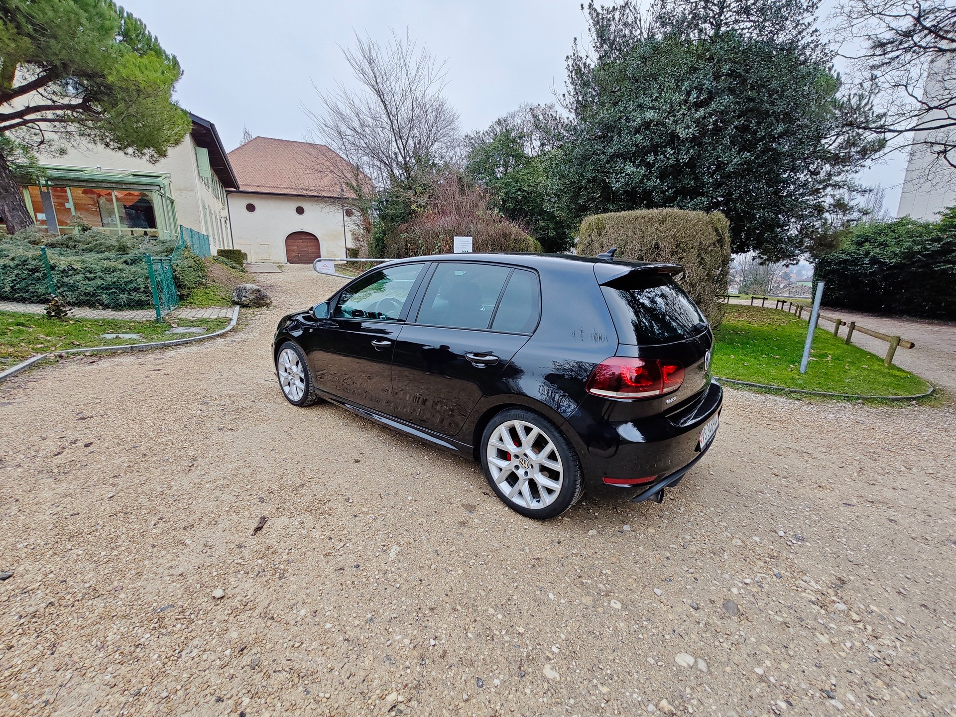 VW Golf 2.0 TSI GTI Edition 35 DSG-image-5