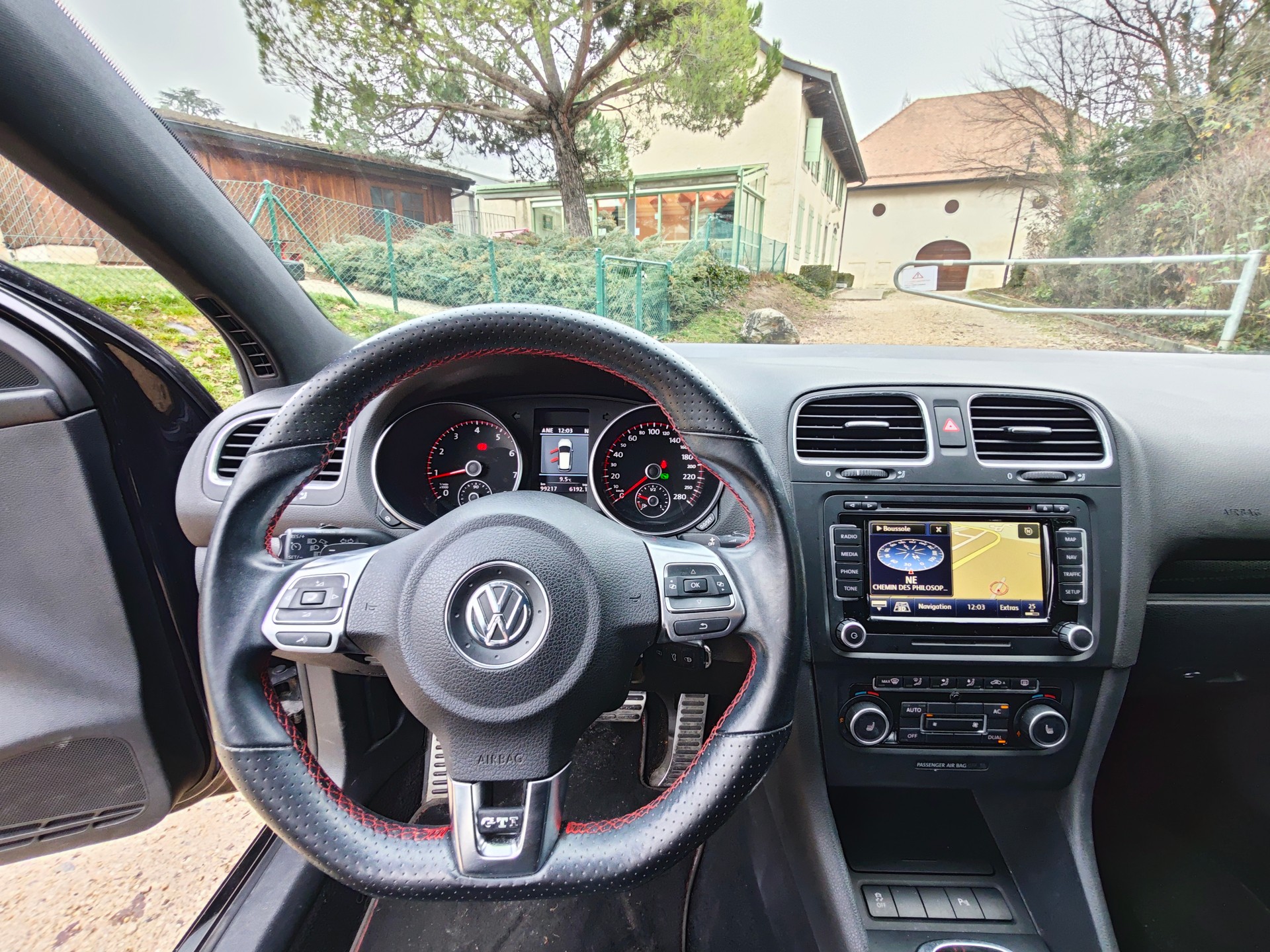 VW Golf 2.0 TSI GTI Edition 35 DSG-image-11