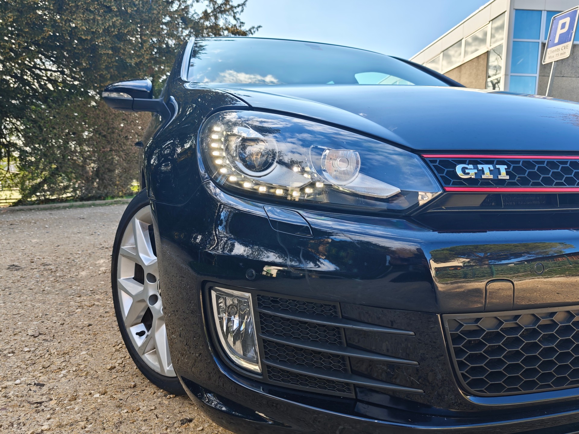 VW Golf 2.0 TSI GTI Edition 35 DSG-image-8