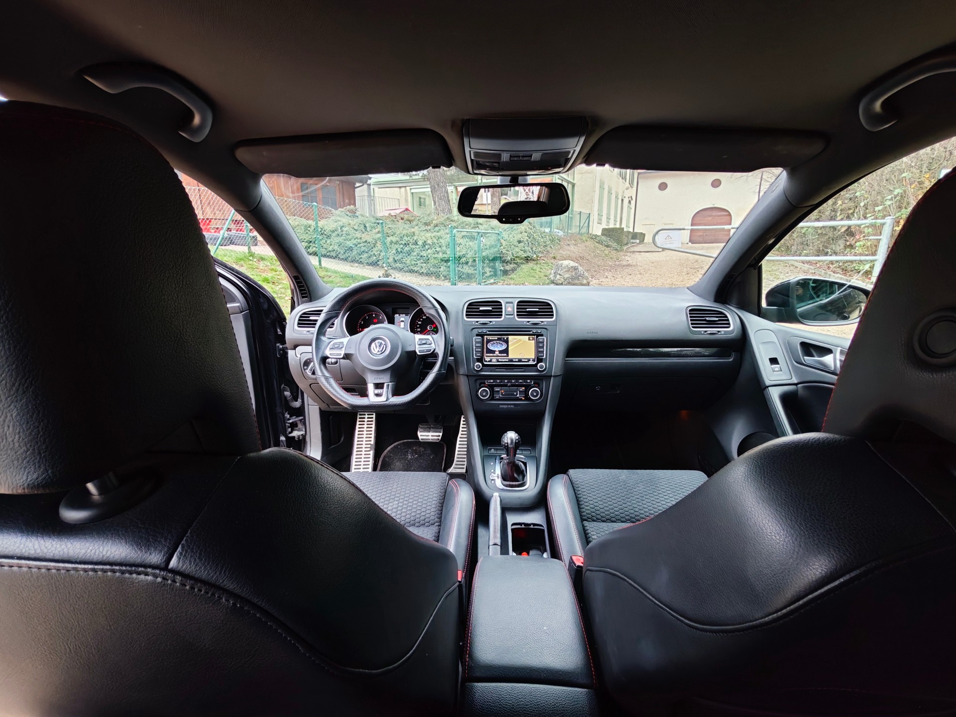 VW Golf 2.0 TSI GTI Edition 35 DSG-image-12