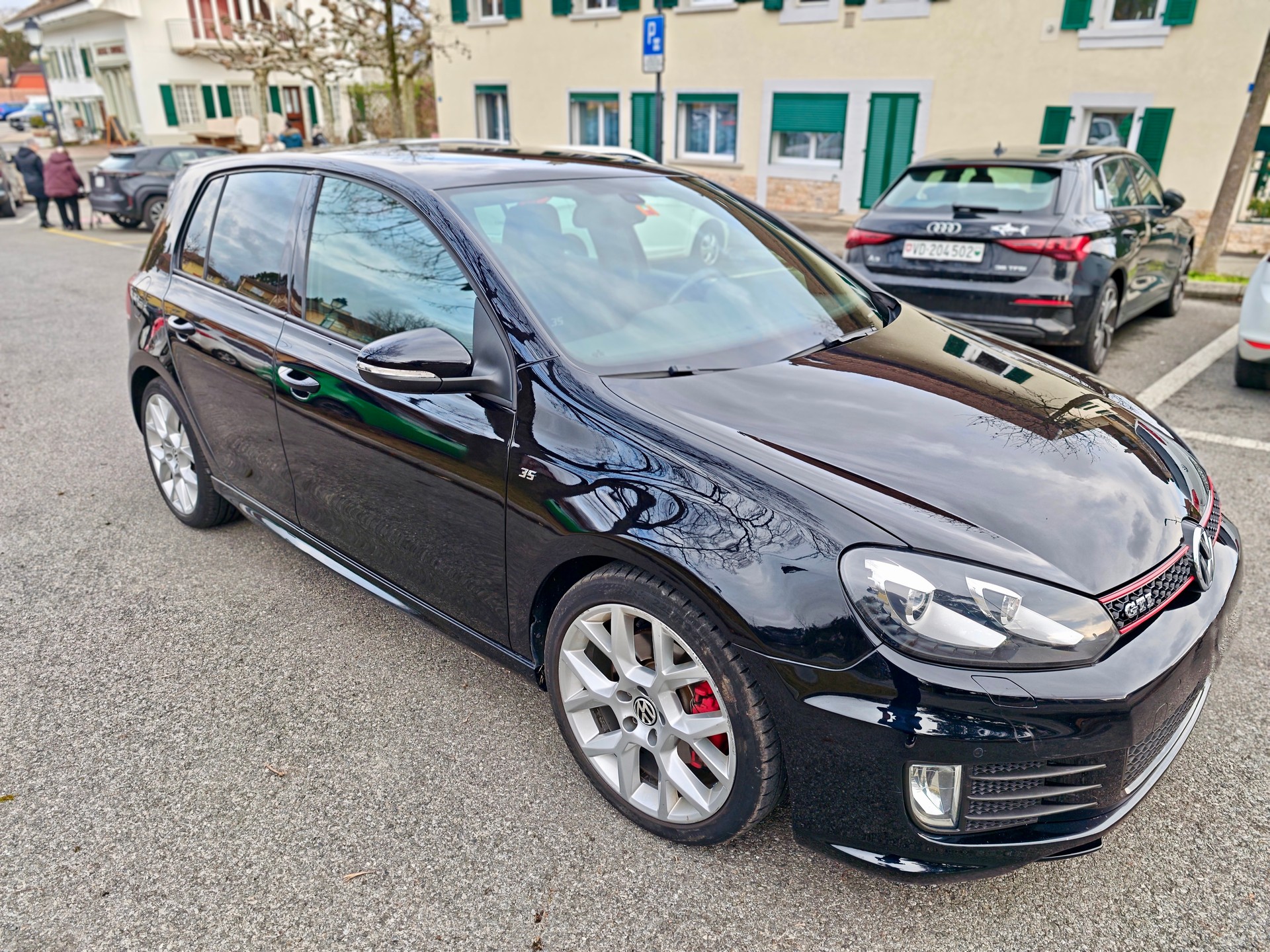 VW Golf 2.0 TSI GTI Edition 35 DSG-image-1