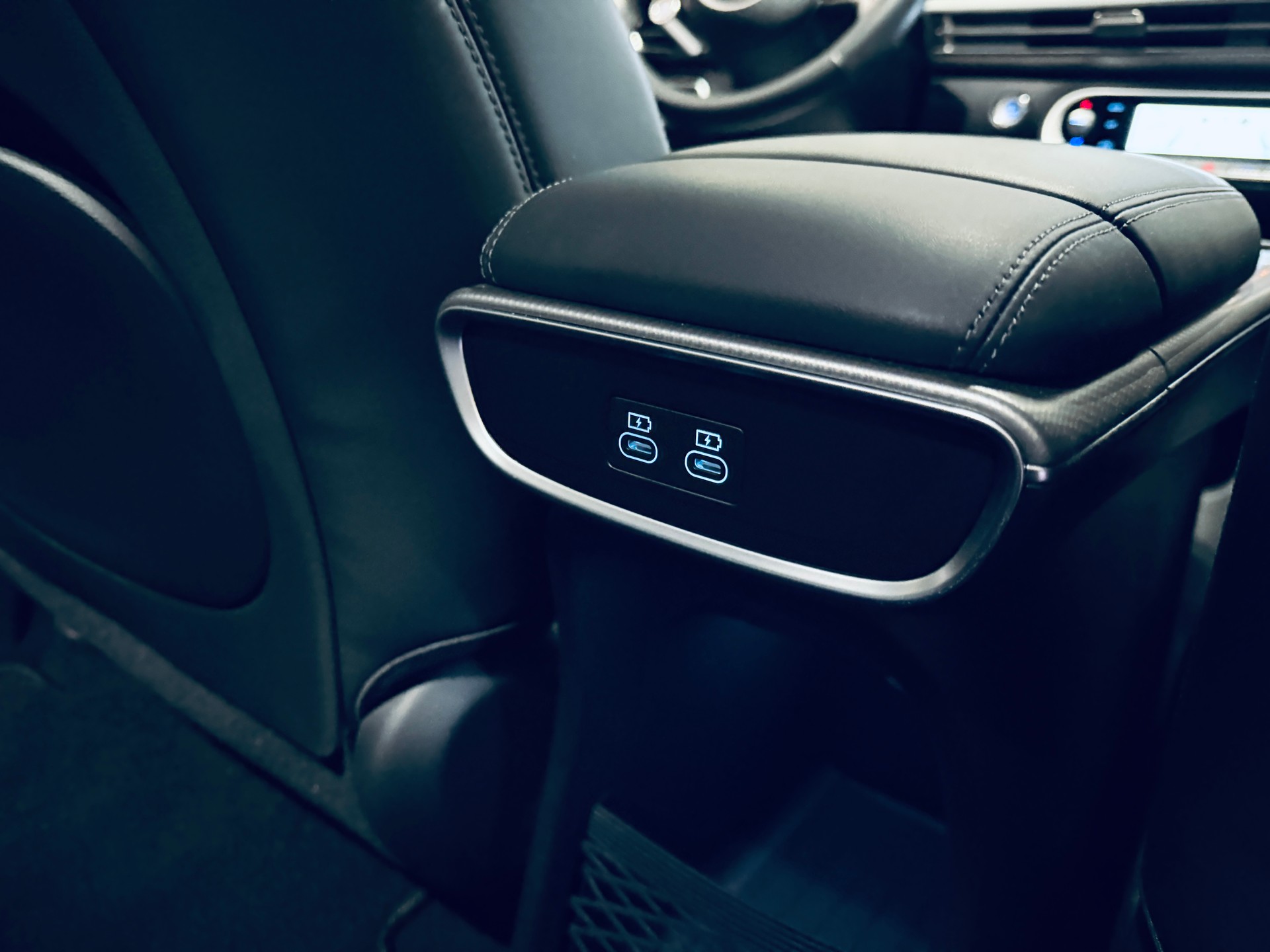 GENESIS GV60 77.4 kWh Premium-image-27