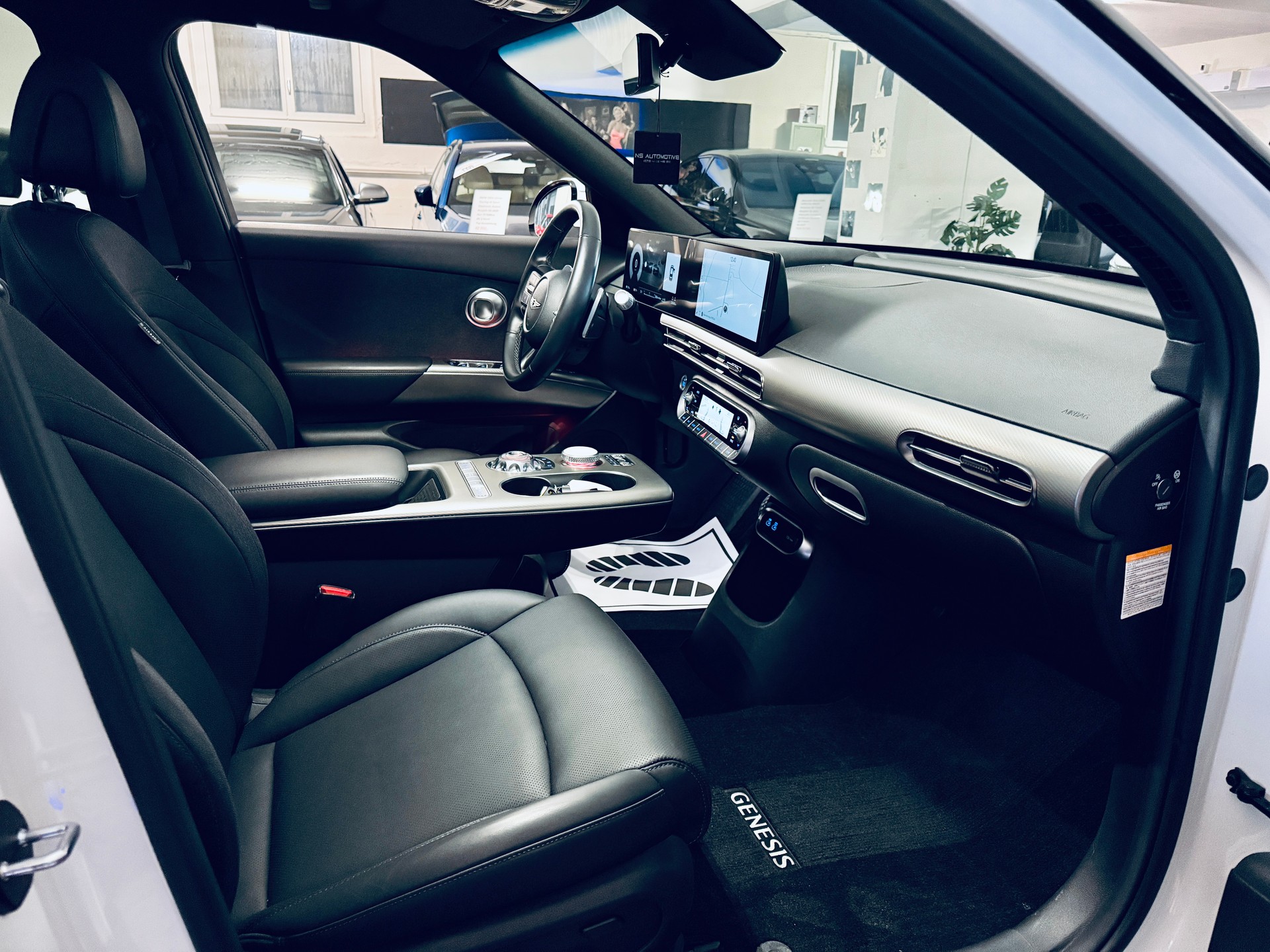 GENESIS GV60 77.4 kWh Premium-image-24